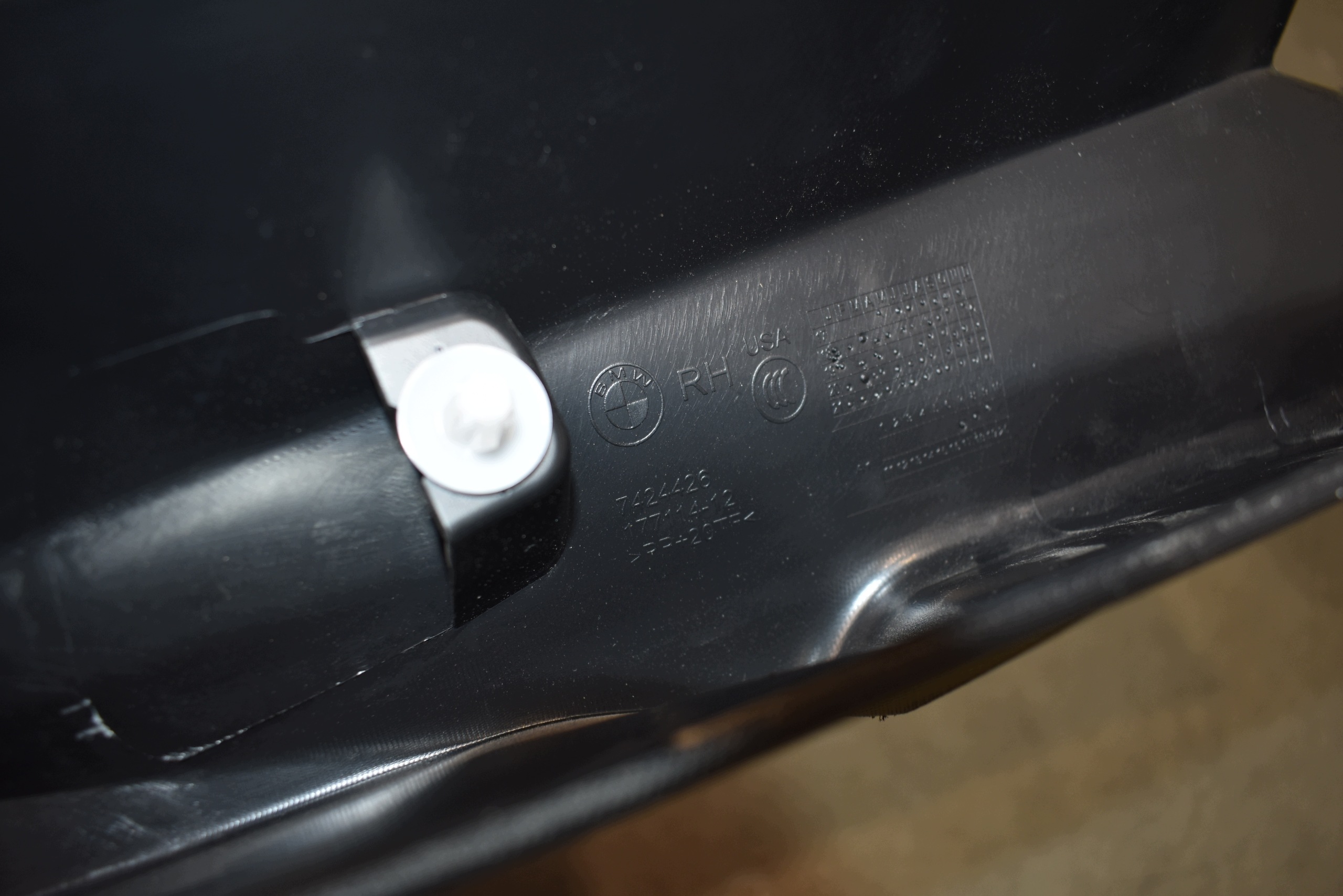 IDEALNA cover cap upholstery bonnet right BMW G02 1