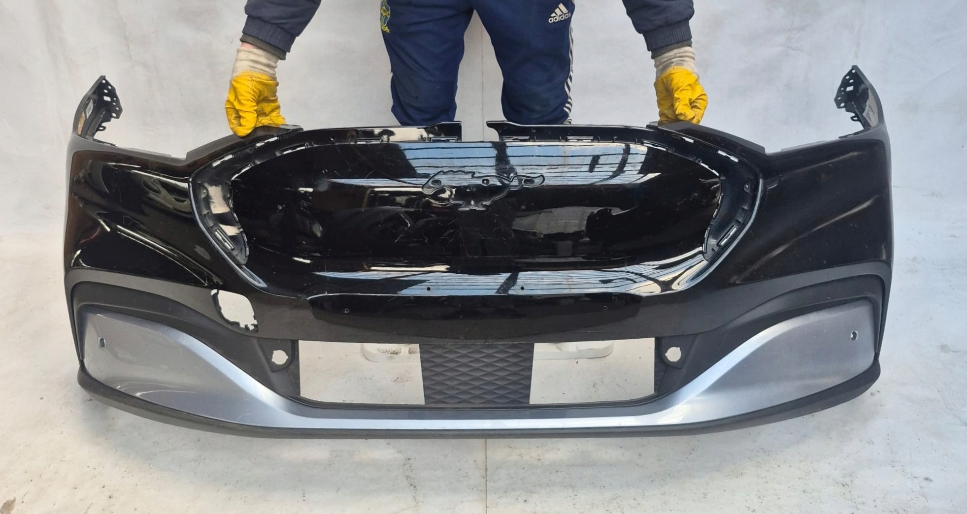FORD MUSTANG MACH-E 20- bumper front front PDC LJ8B-17C831-A
