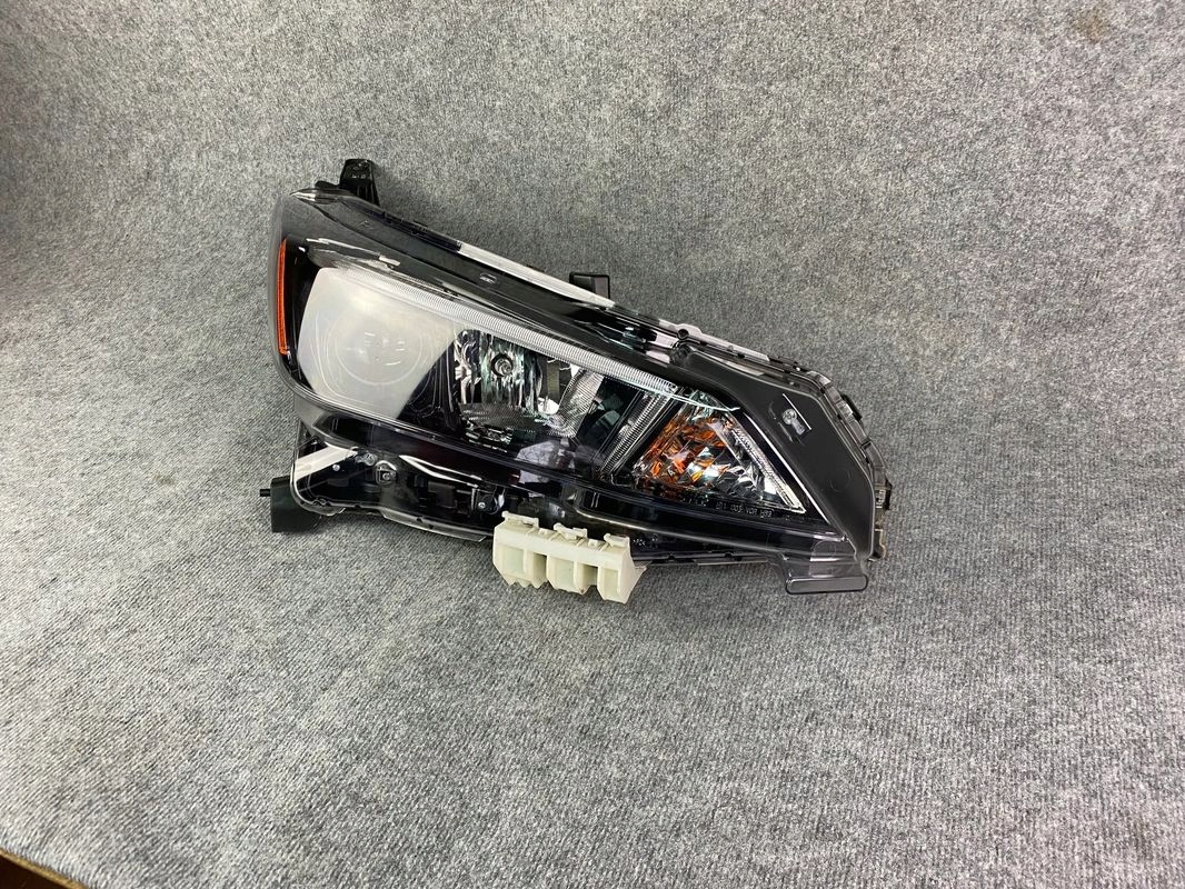 REFLEKTOR LAMPA PRZEDNIA PRAWA - NISSAN LEAF II ZWYKŁA SOCZEWKA LED USA 17- Producent części Nissan OE