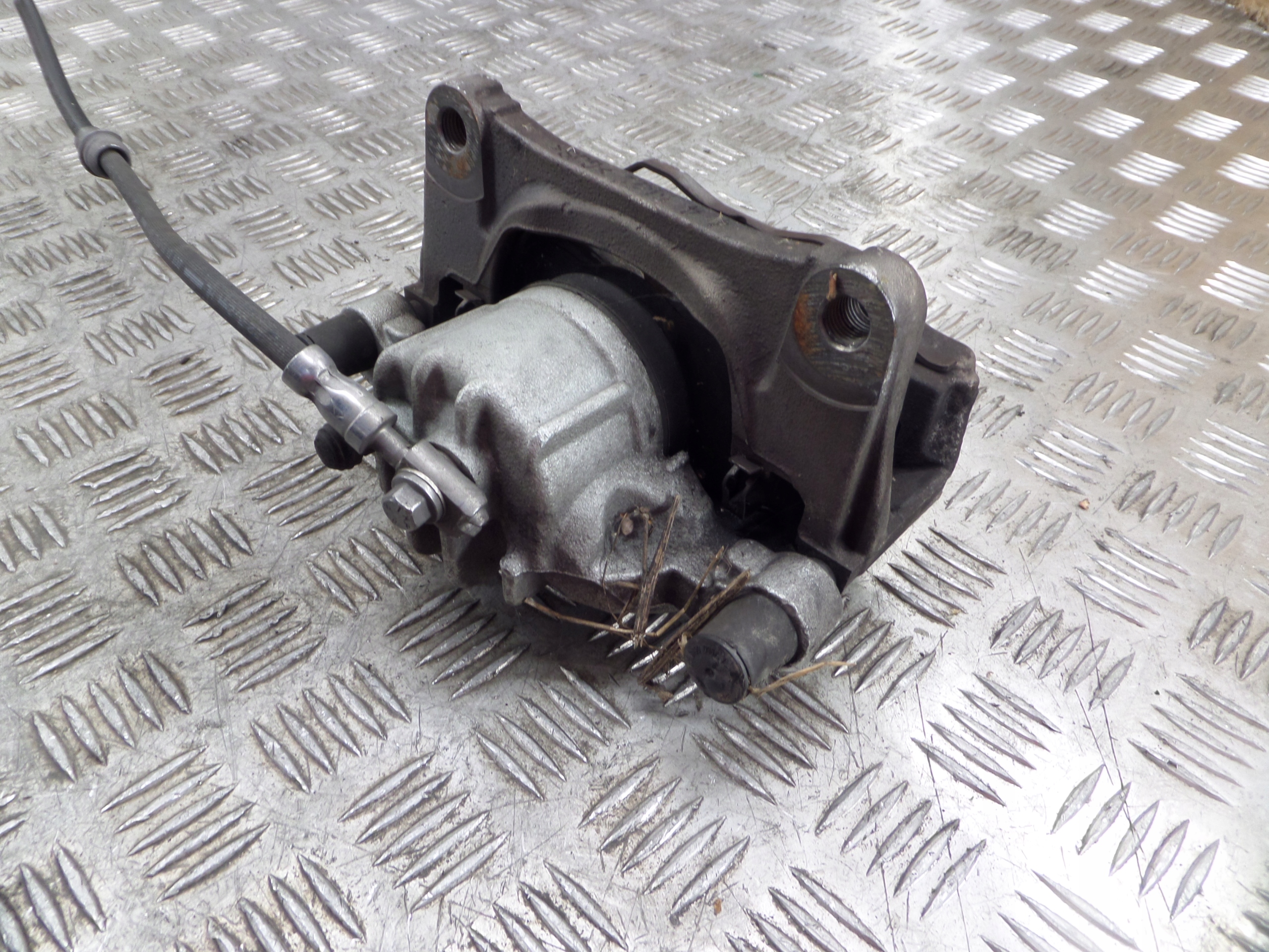 caliper brake left right VW CADDY 5R3615106B