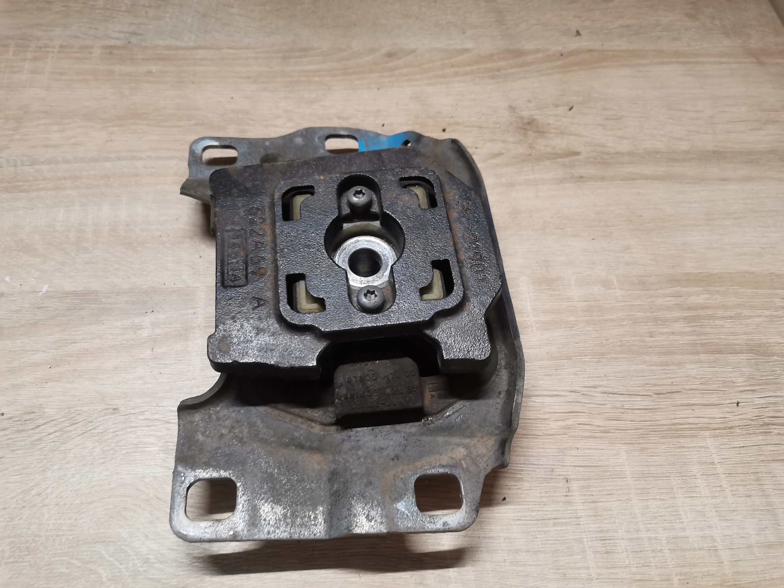 engine mount VOLVO V40 II D2 1.6 D 2012-2018r 322A69A