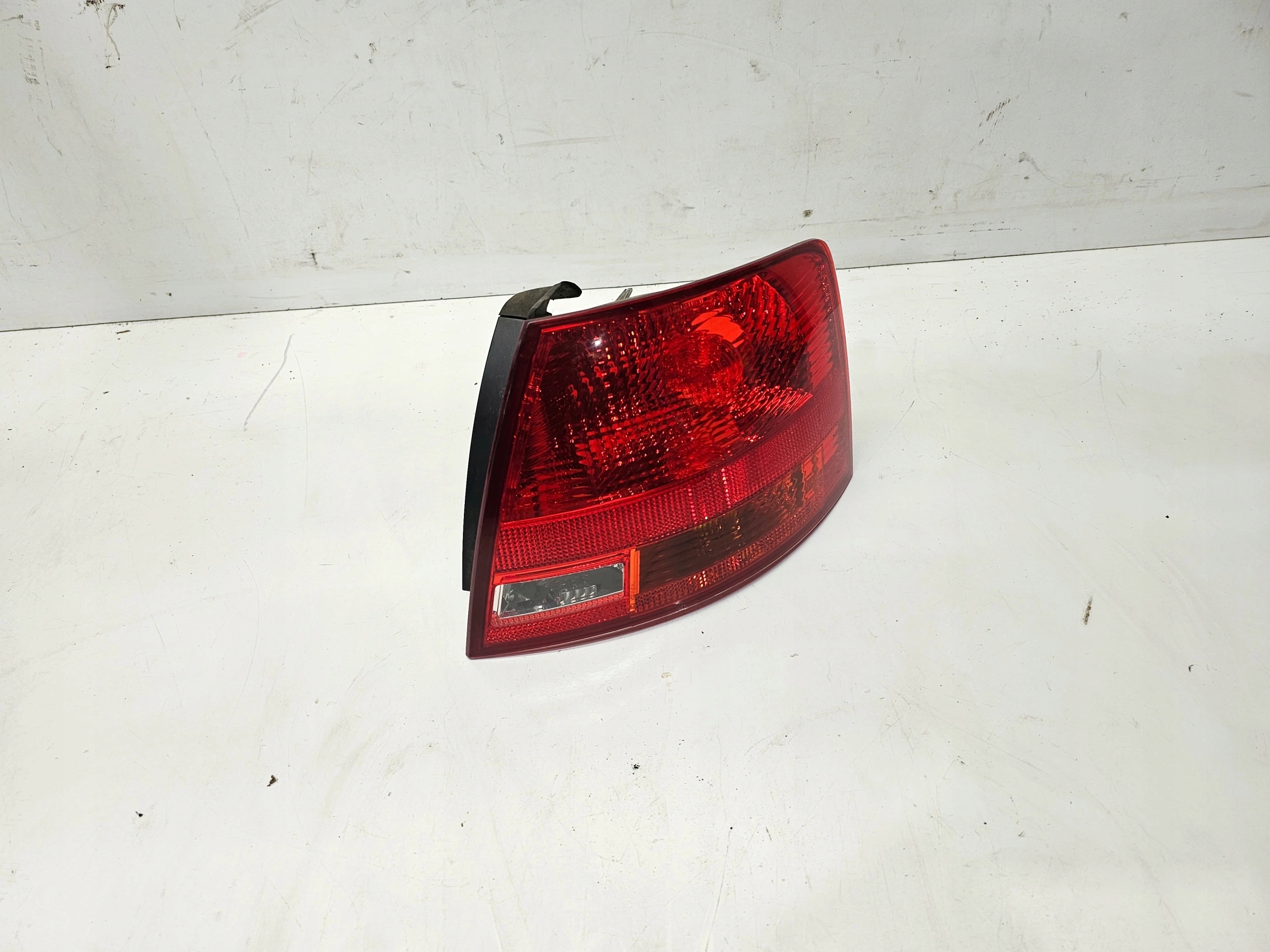 light right rear part W fender AUDI A4 B7 KOMBI AVANT 8E9945096E original