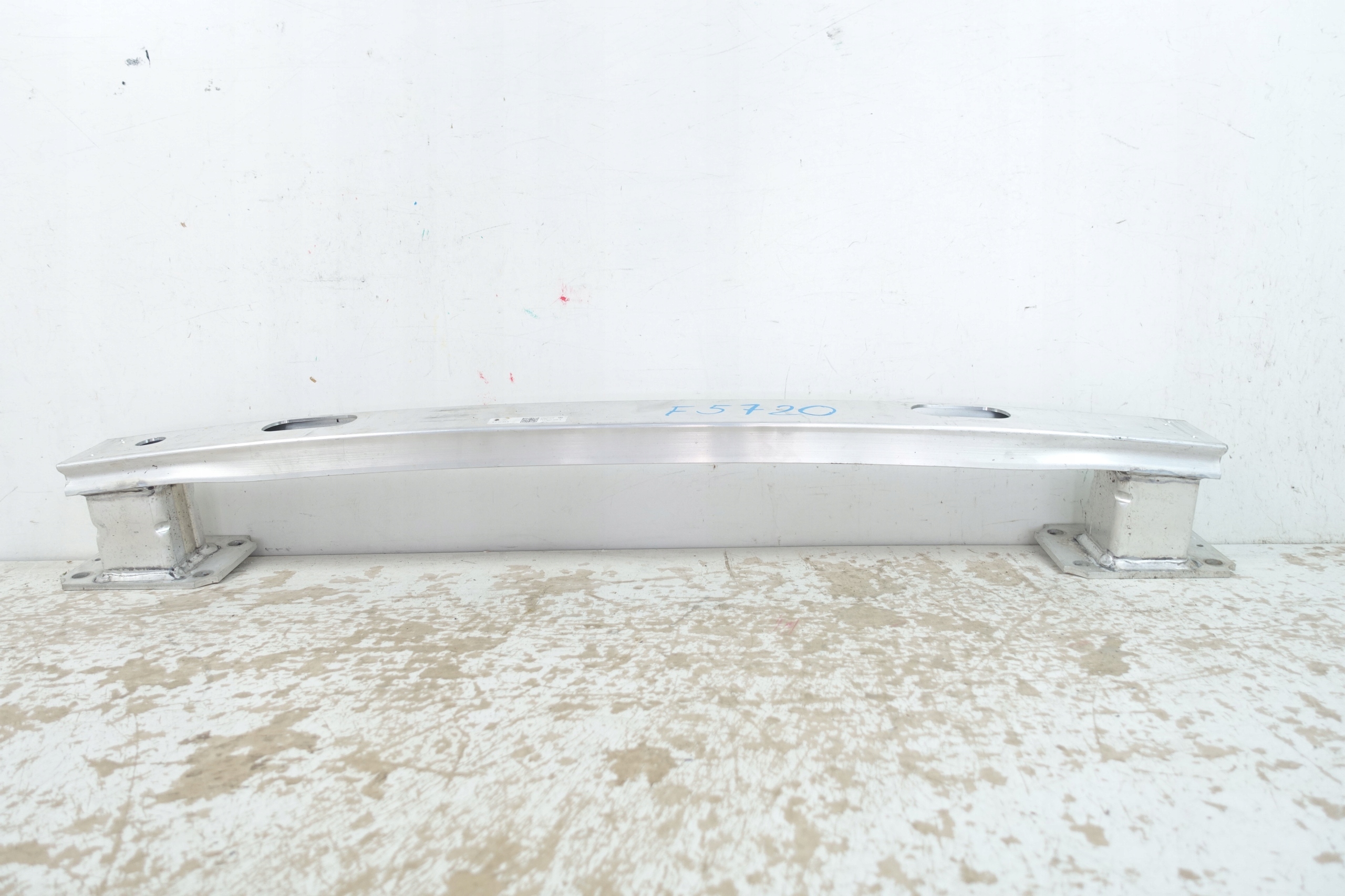 VW T7 MULTIVAN 2021- Traverse Traverse pare choc Arrière 7T0807305A