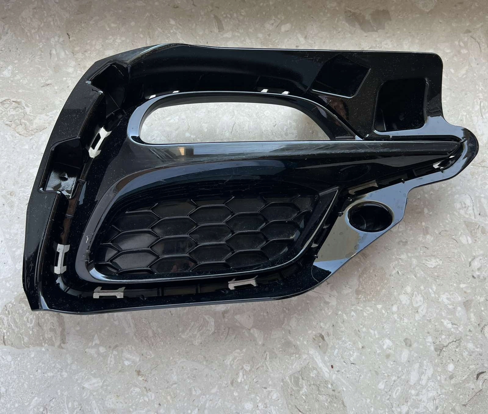 MG ZS grid of a bumper rear part left 10694867 10694868