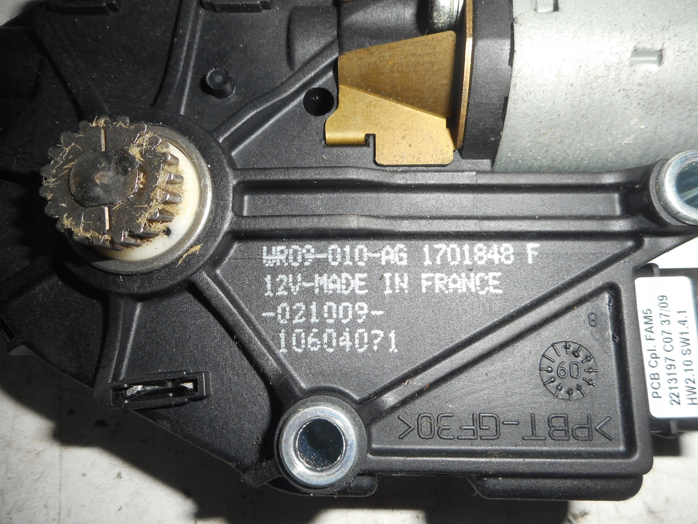 Clio III 09r silniczek szyberdachy przewod Part manufacturer Renault OE