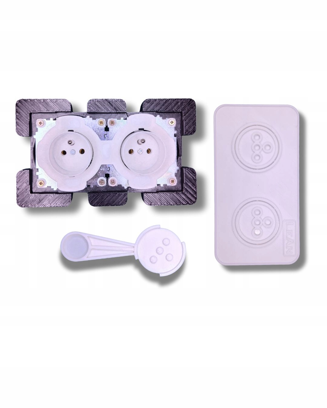 Skryté 2 x naddoskové zásuvky do kuchyne na svetlé dlaždice