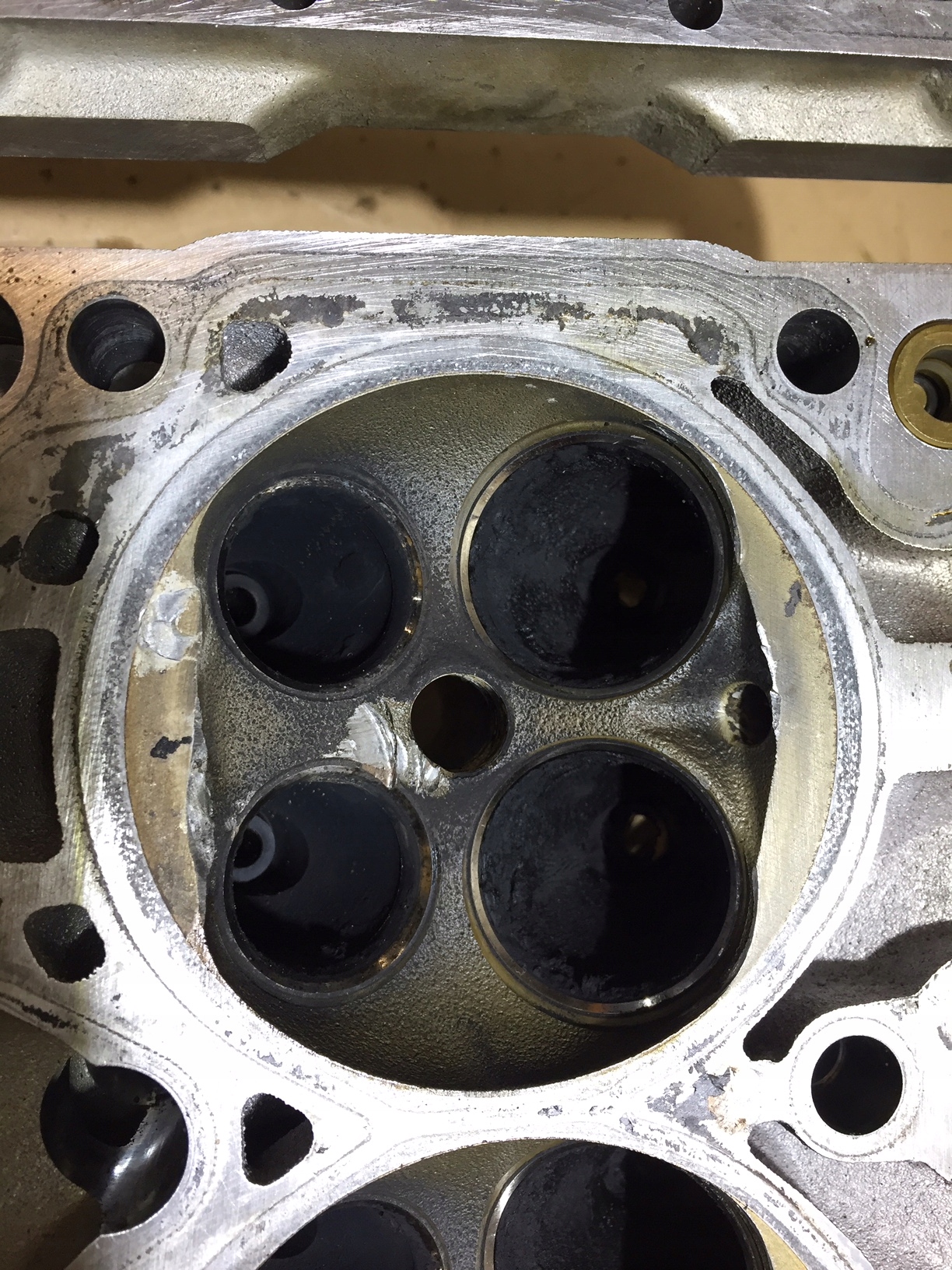 AUDI A4 B8 A5 2.0 TFSI TESTATA Motore 06H103373J
