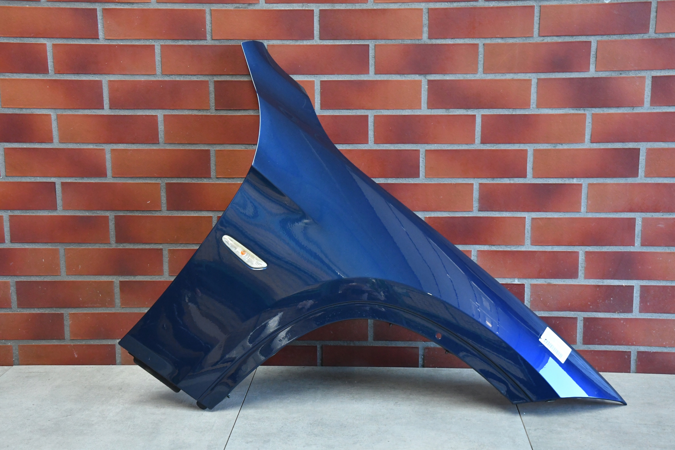 fender right BMW X1 E84 colour A76