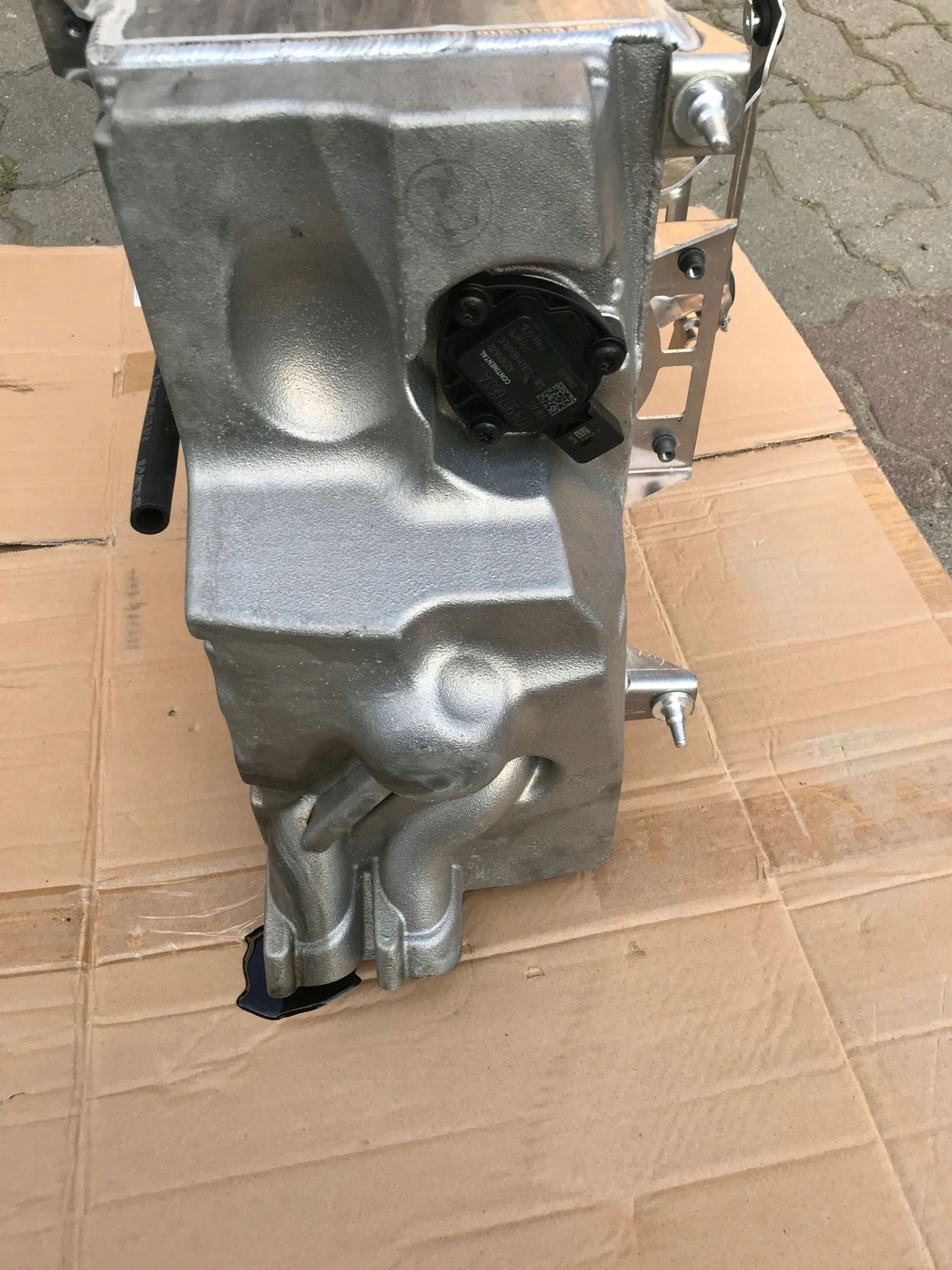 AUDI R8 5.2 V10 PLUS ölwanne oil Behälter 4S0115373F