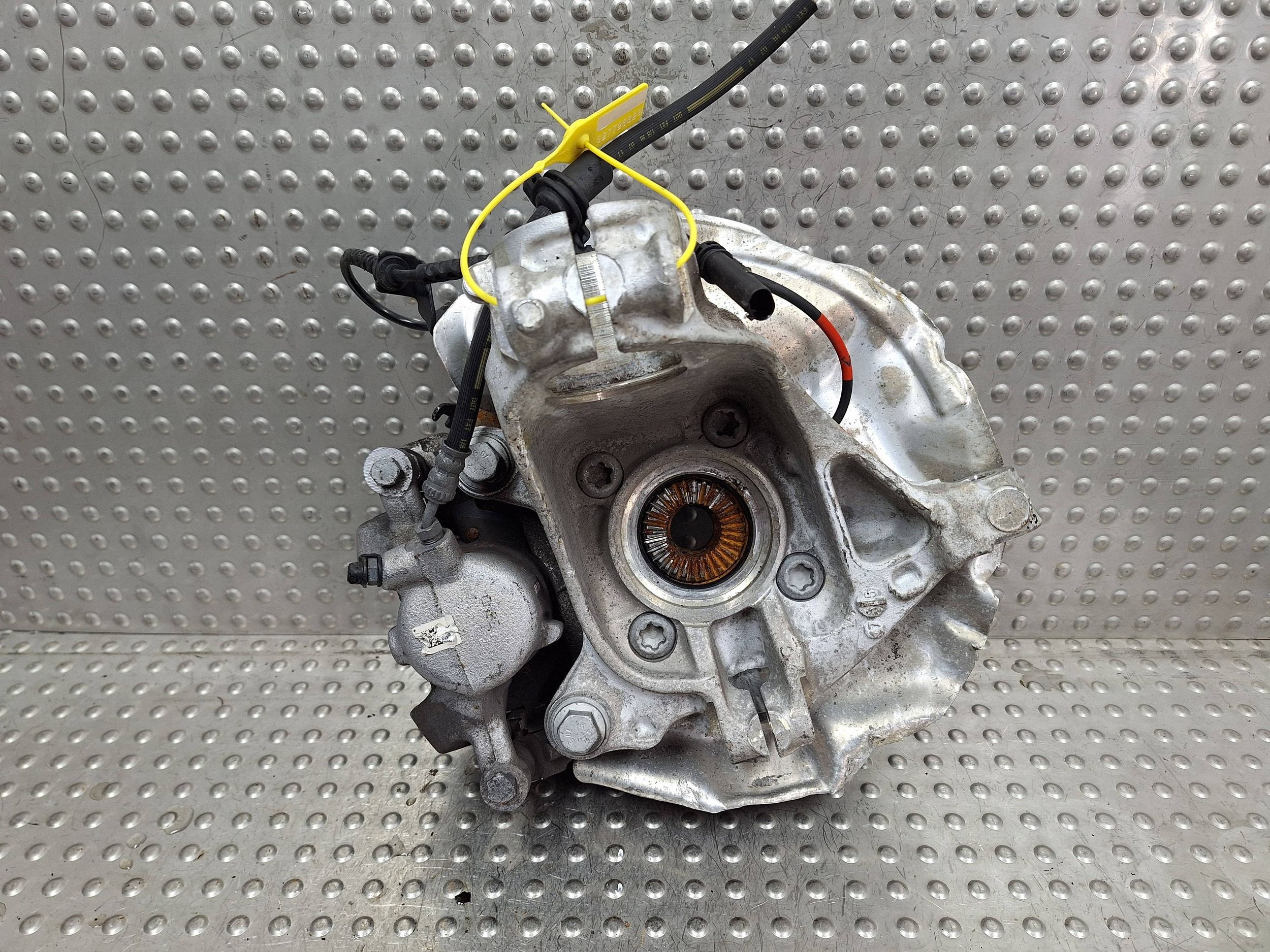 swing right front MINI COOPER F55 F56 13- 6876644