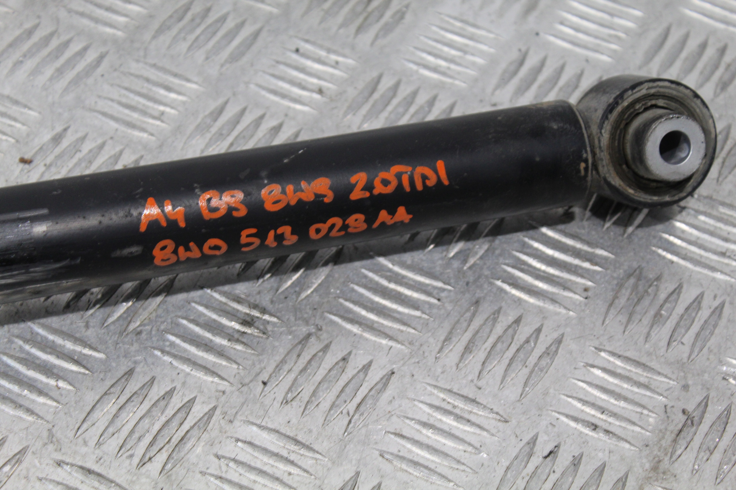 stoßdämpfer heck AUDI A4 B9 8W0 8W9 8W0513028AA