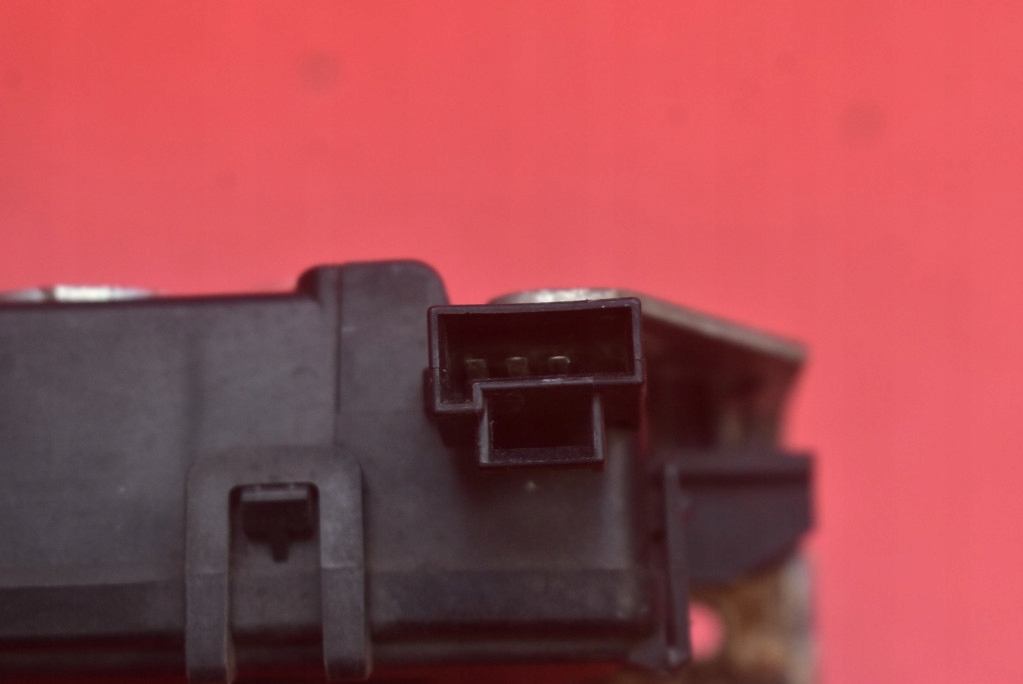 lock bonnet rear part boot 13117285 OPEL ASTRA 3 III H 04-07