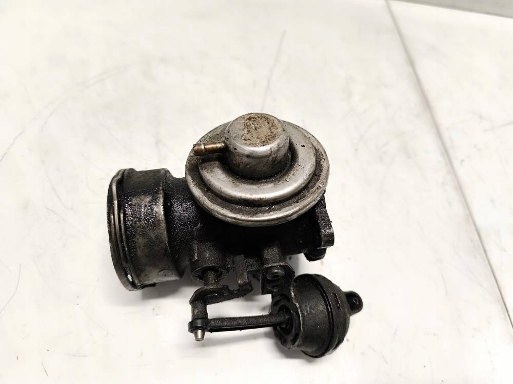 Audi A6 клапан EGR 2002 1.9л
