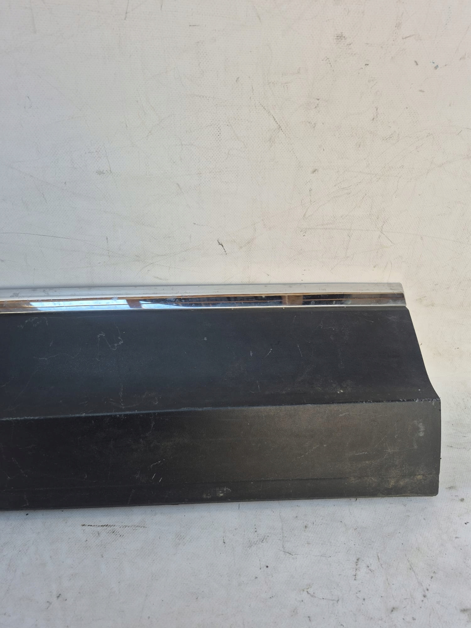 VW TIGUAN 2 II 16- left moulding door front 5NA854939P