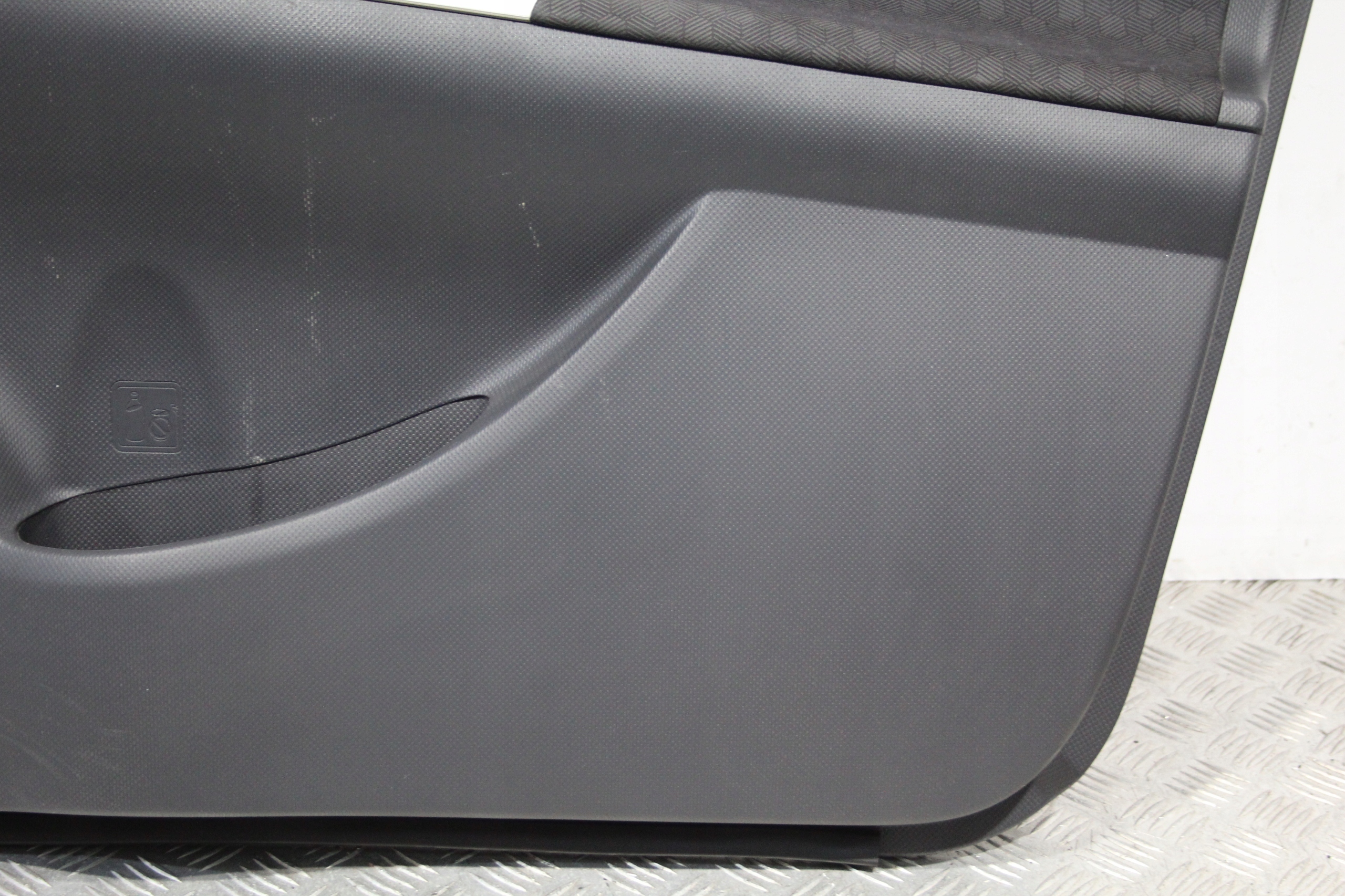 side door right front TOYOTA URBAN CRUISER