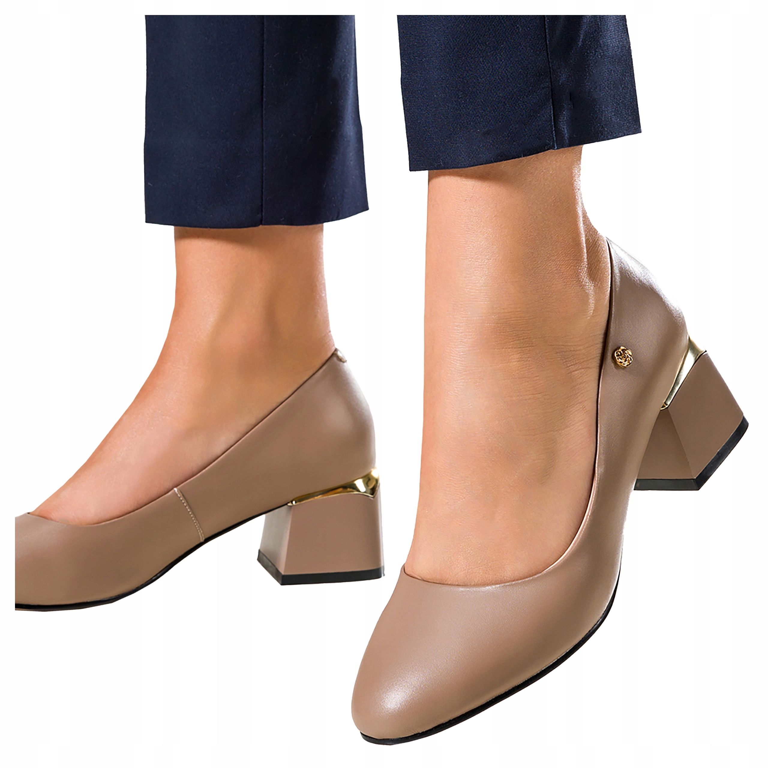 Béžové Kožené Dámské Lodičky Na Ozdobném Kotníku Se Zlatou Ozdobou, velikost 37