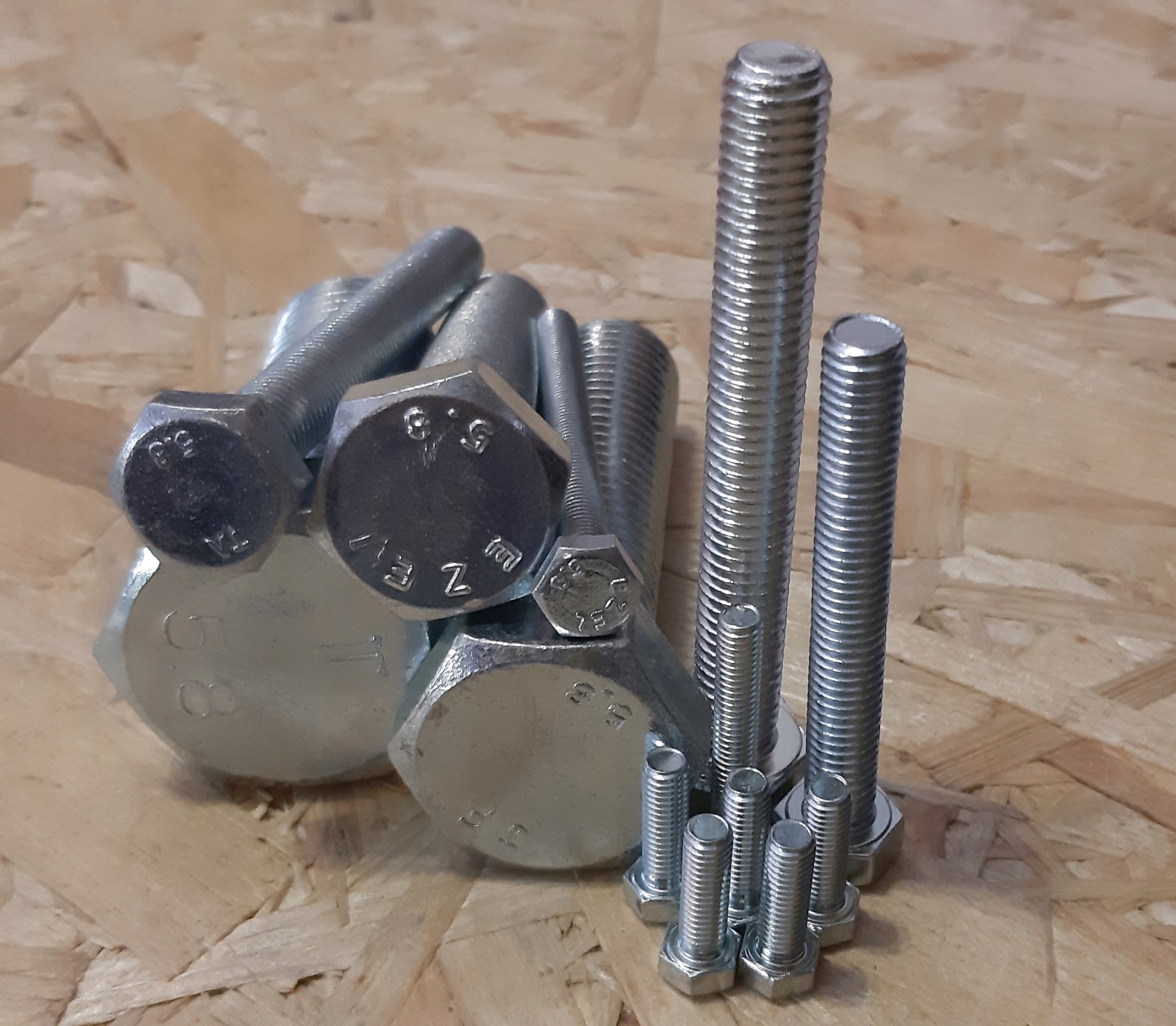 

Śruba 6-kątna M10x20 Din 933 kl.5,8 1 kg