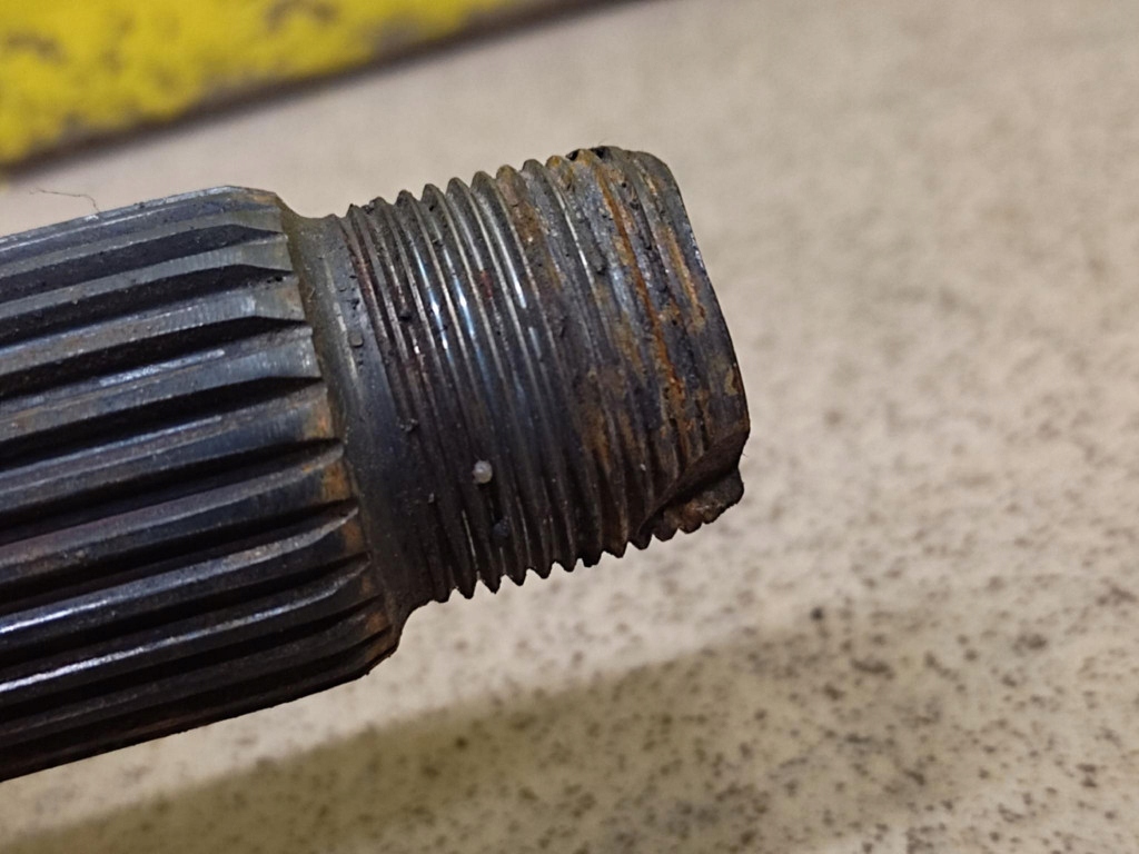 BMW E87 2.0 D semi-axis right rear part 7533446