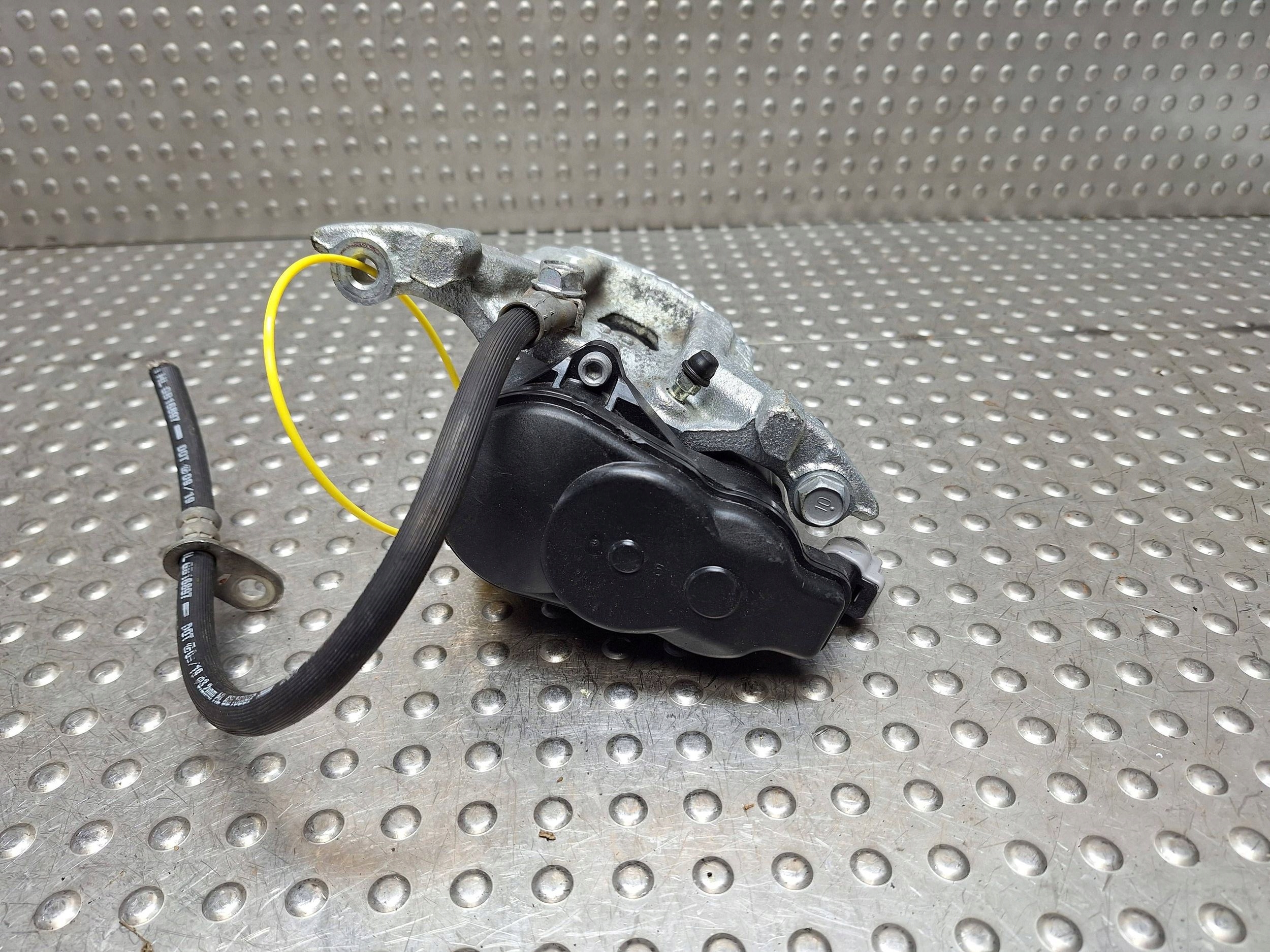 caliper brake electrical rear part left LEXUS UX 250H 18- 46310-33010