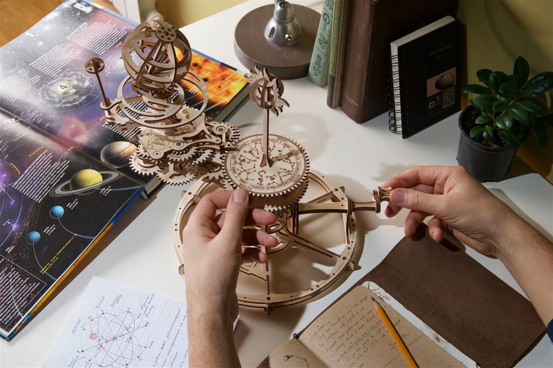 Mechaniczne Tellurium Ugears drewniany model 3d Kolekcja drewniane modele 3D