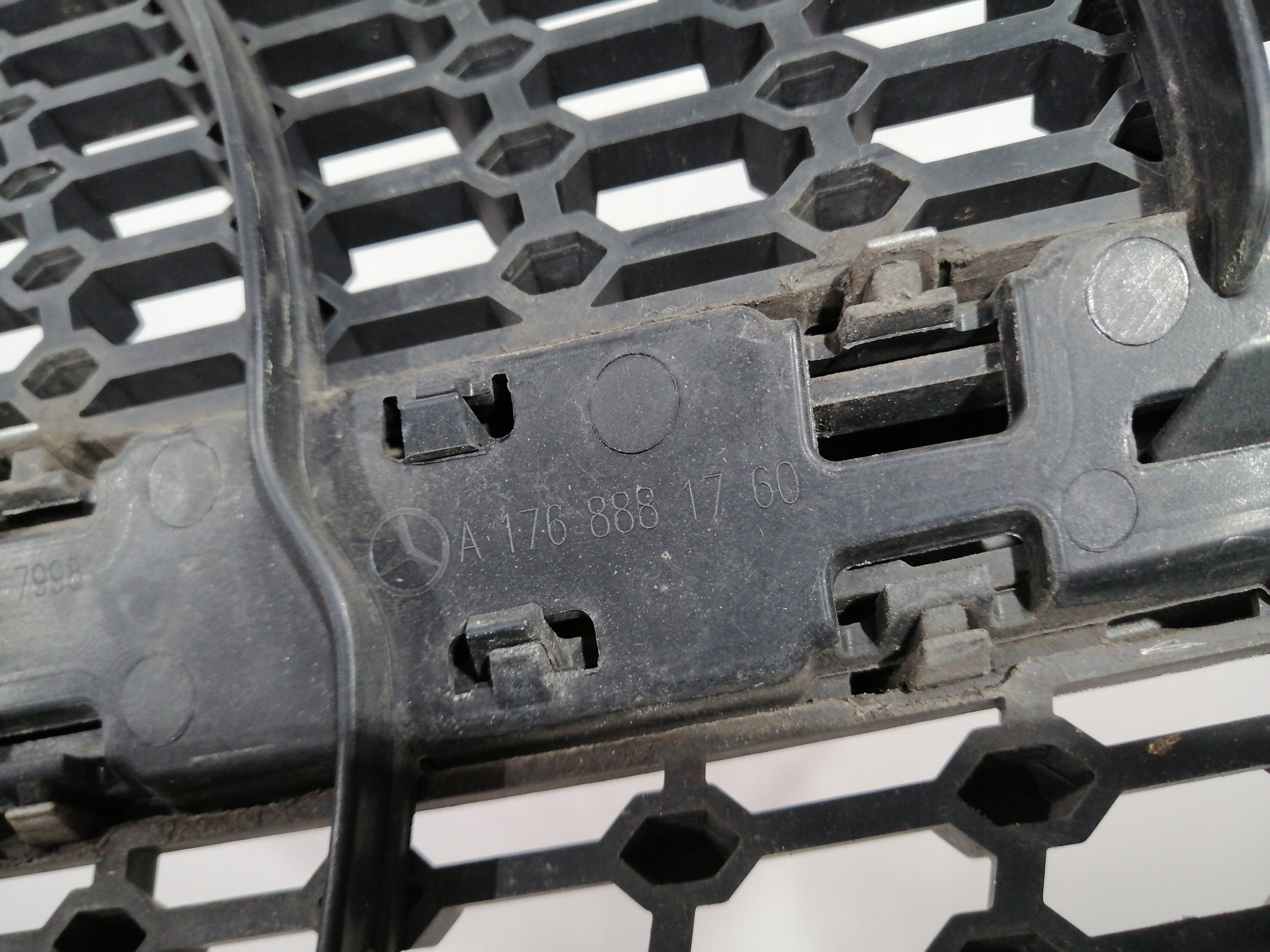 Mercedes-Benz A-Klasse W176 Kühlergrill FRONTGRILL Kühlergitter A1768881760 - Thumbnail 11