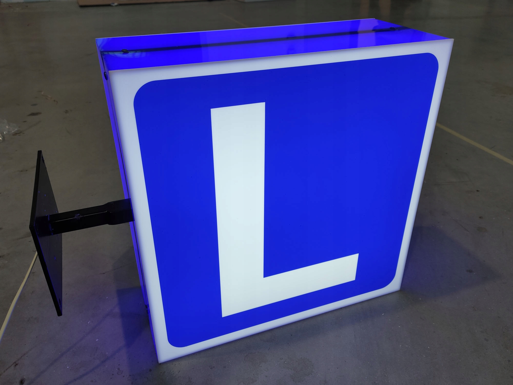 KASETON reklamowy 3D podświetlany LED z plexi 40cm Marka inny