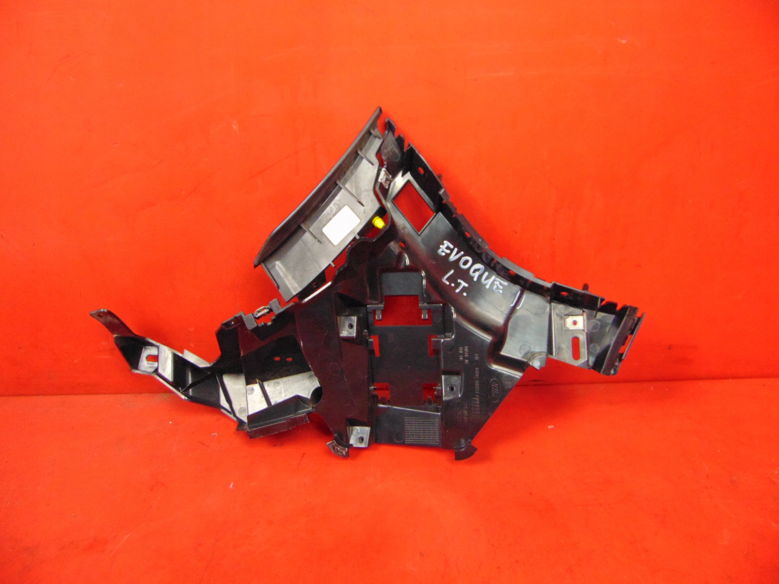 RANGE ROVER Evoque II L551 bumper bracket left rear part