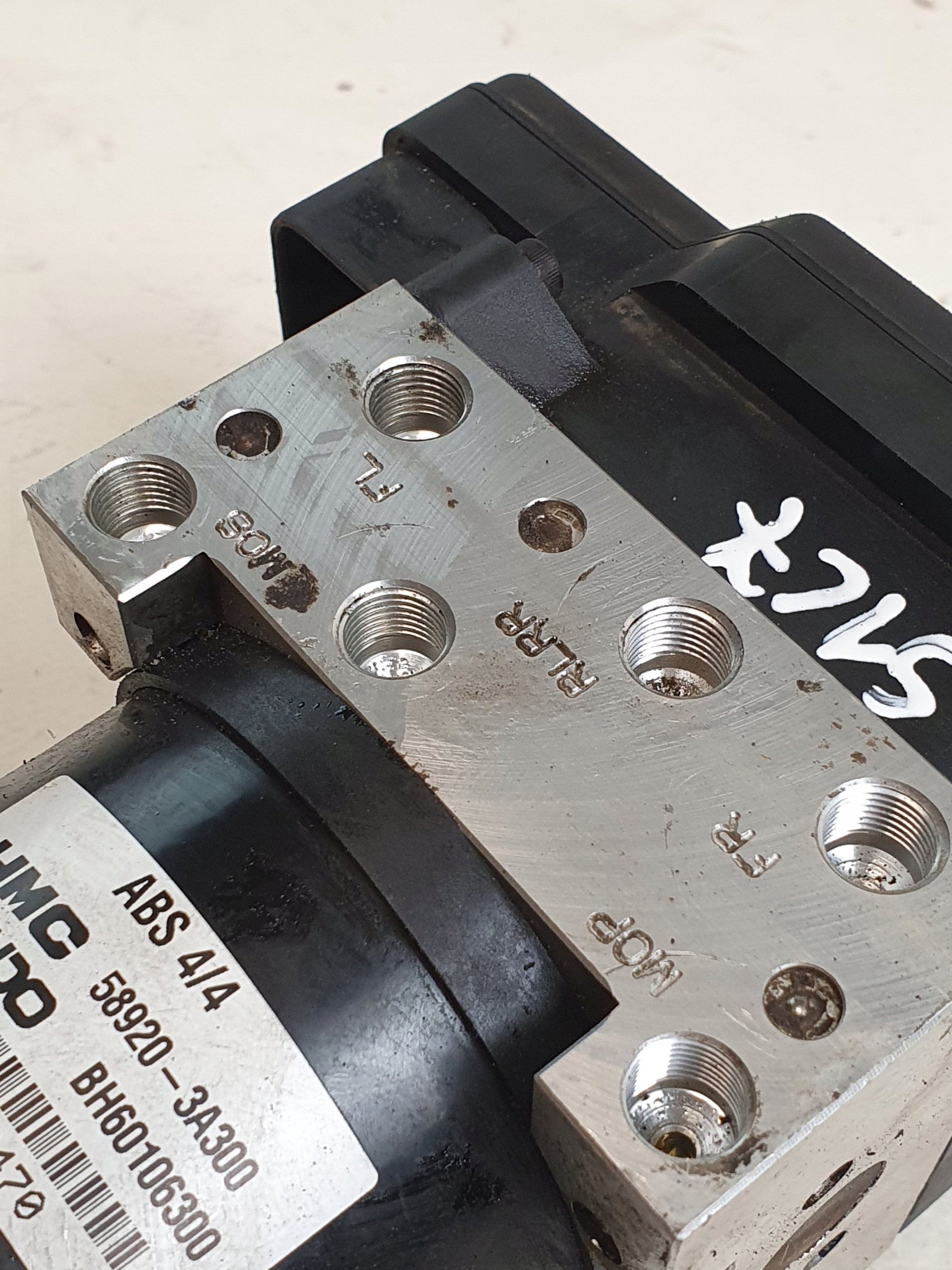 Pompa ABS 58920-3A300 HYUNDAI TRAJET 2.0CRDI 05r.