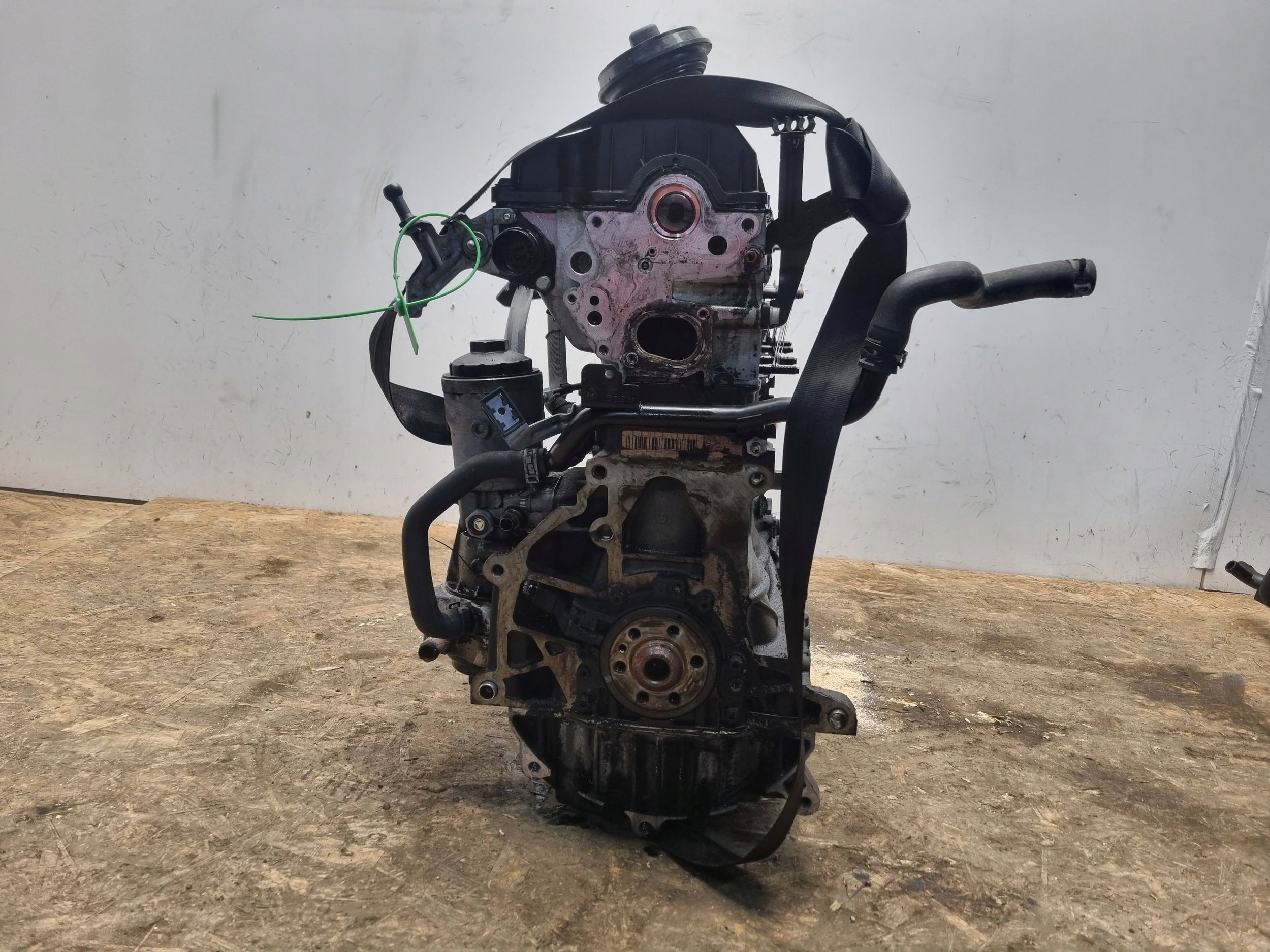 engine BXE GOLF V JETTA III OCTAVIA II PASSAT B6 1.9TDI 105KM unprotected pillar