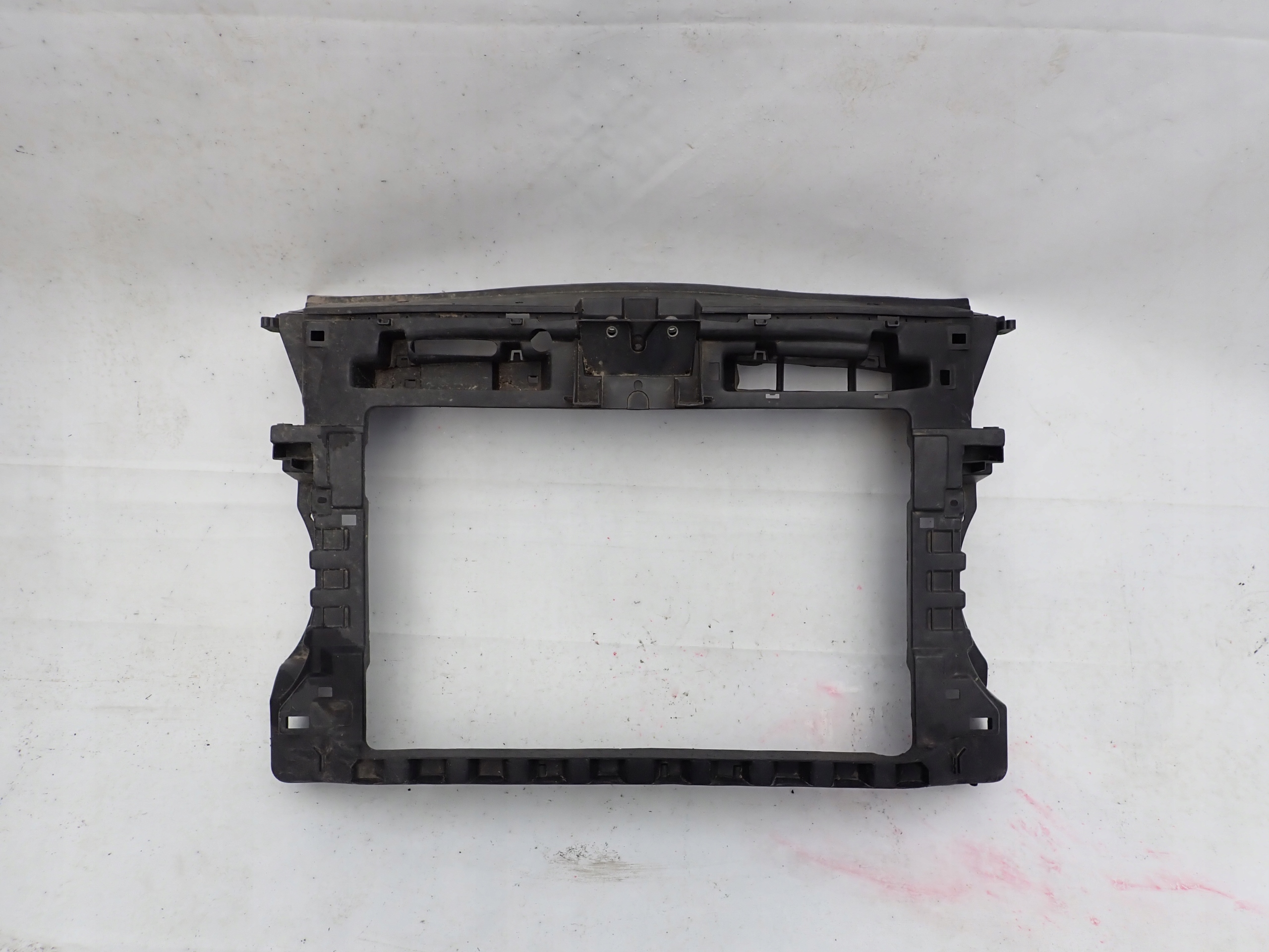 VW TOURAN and CADDY III 10- front panel, wall of a bumper
