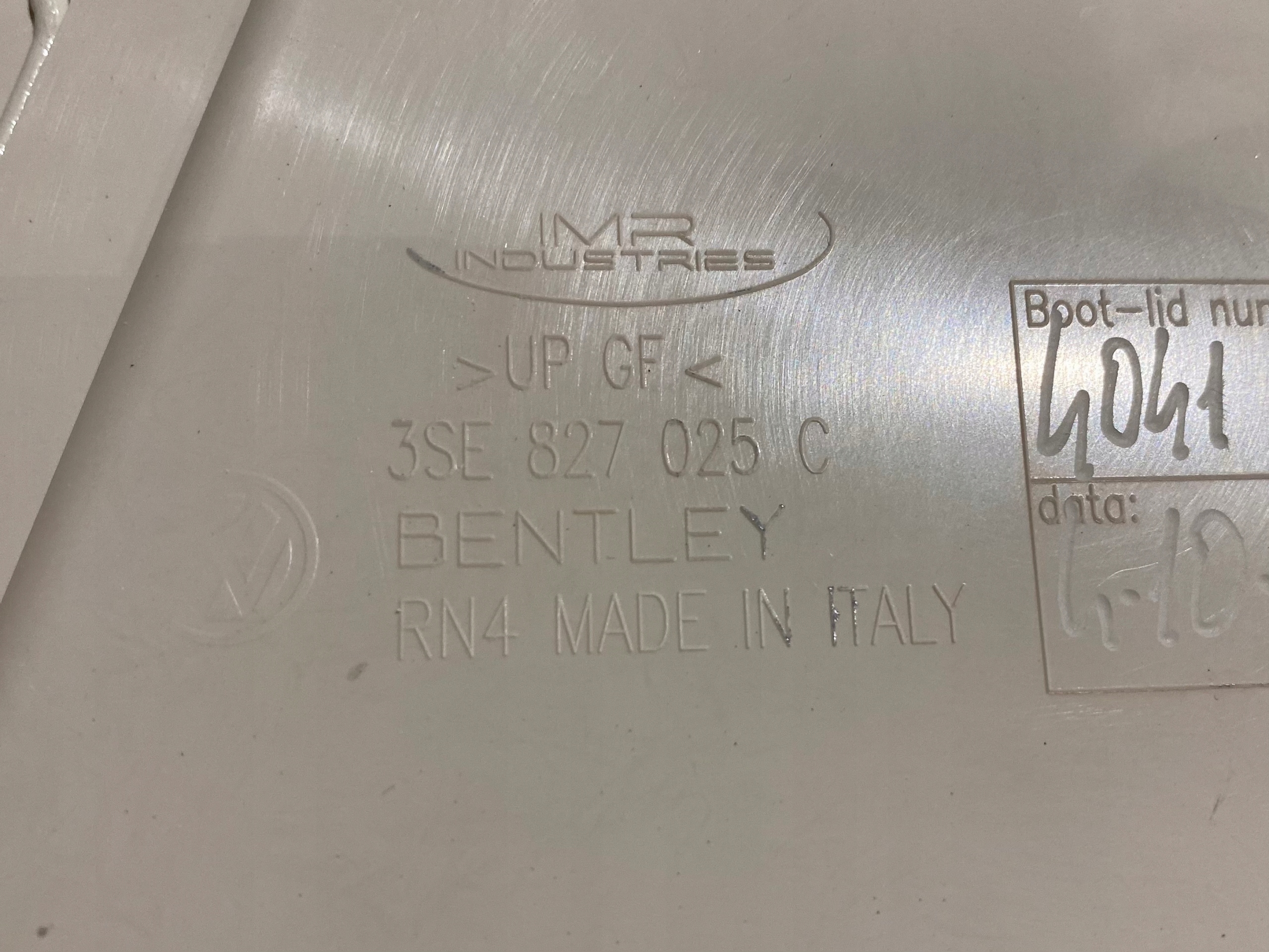 BENTLEY FLYING SPUR rear trunk door 3SE827025C, 159A