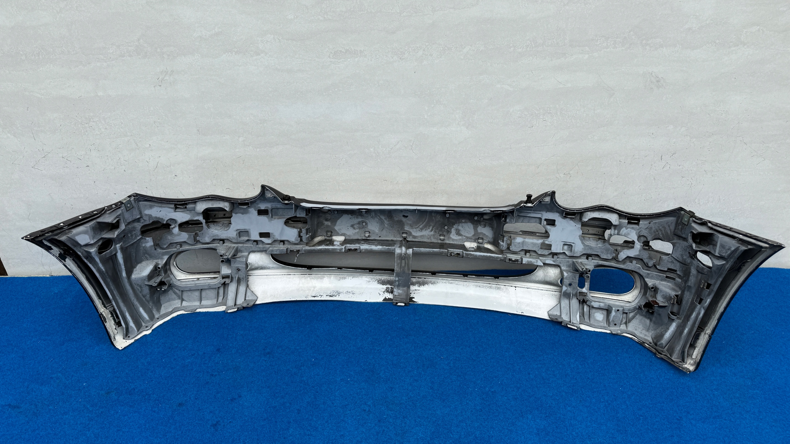 MERCEDES C-KLASA W203 00-03 ROK bumper front moulding support MB162