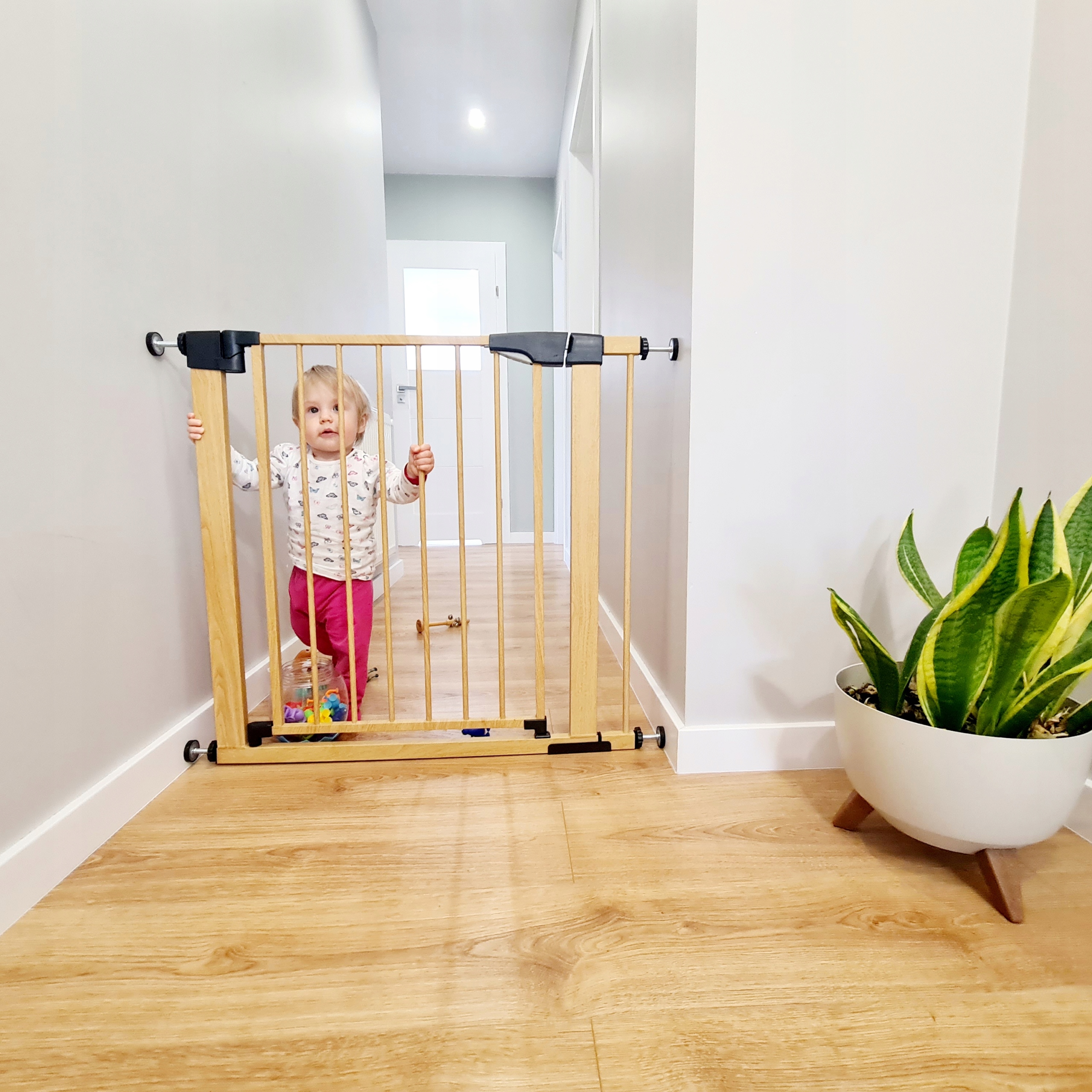 Bezpečnostná brána schody dvere pre deti ochranná rozperná zábrana Farba béžová