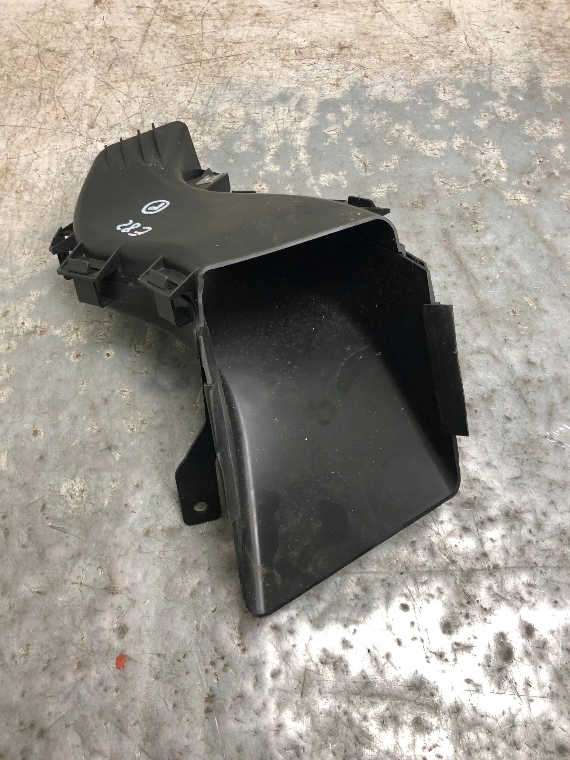 intake air hose brakes BMW E82 8046300