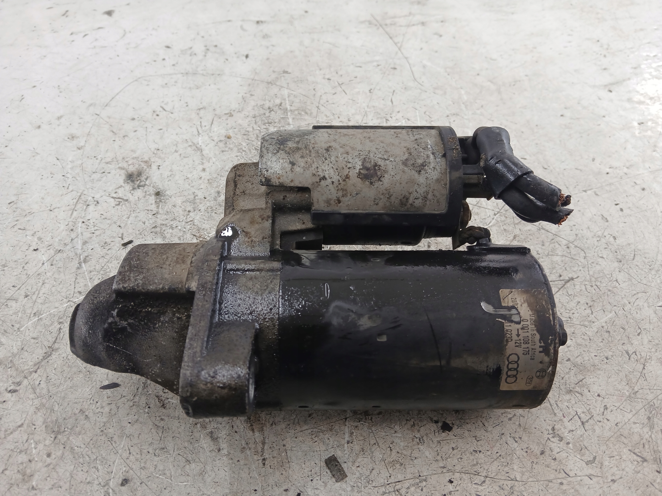 AUDI A6 C5 2.4 starter 0001108175
