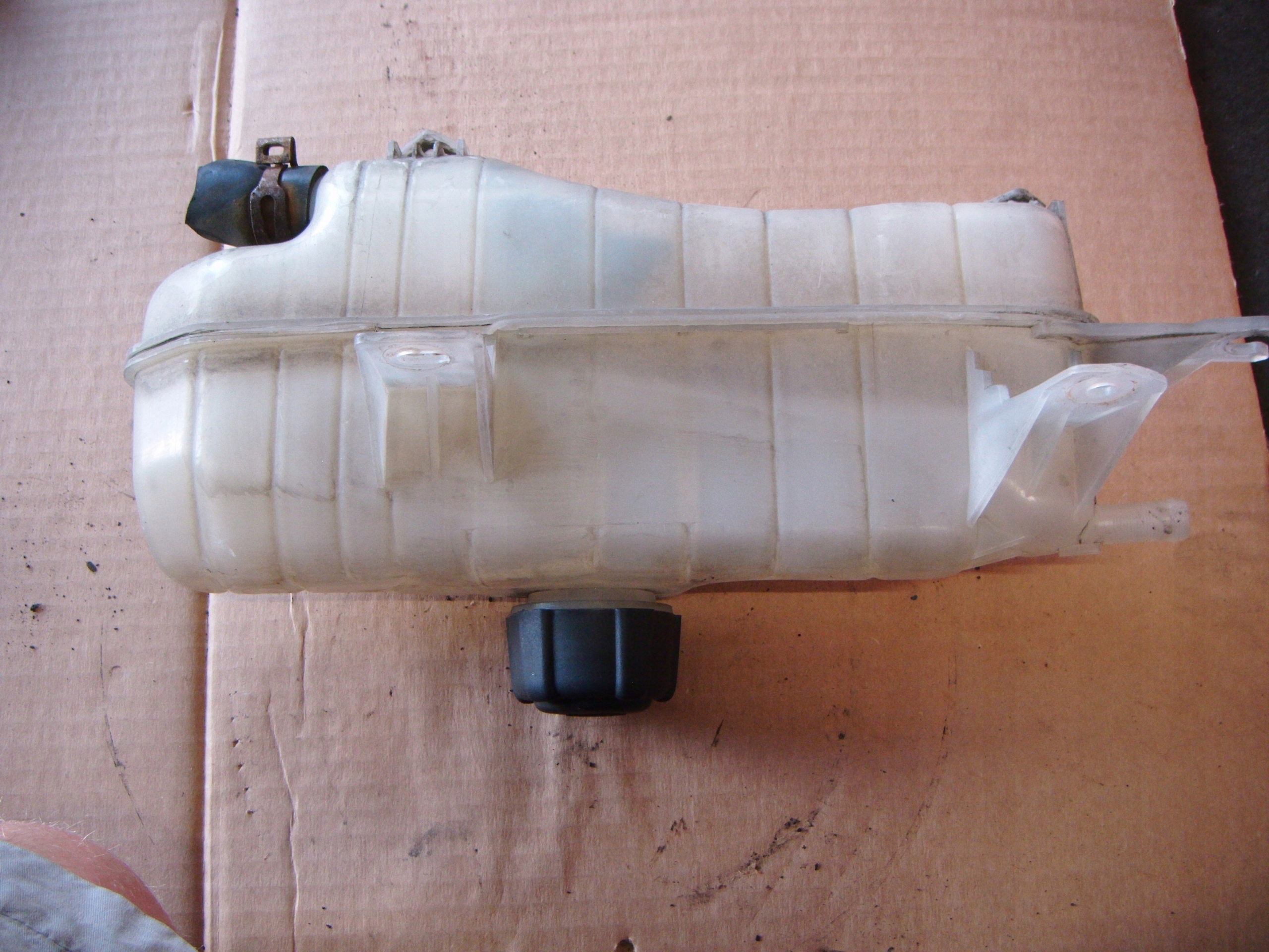 MICRA K12 03-10 1.2 ZBIORNIK WYRÓWNAWCZY