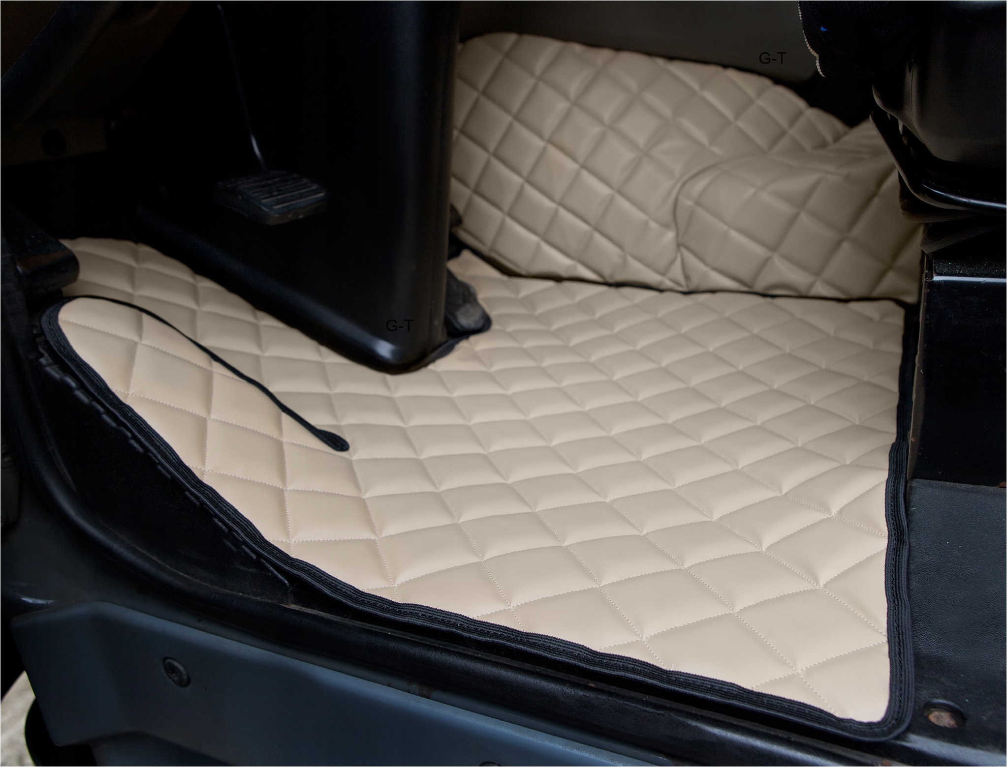 СТЕГАНЫЕ КОВРЫ DAF XF 105 ПОСЛЕ 2006 Г.