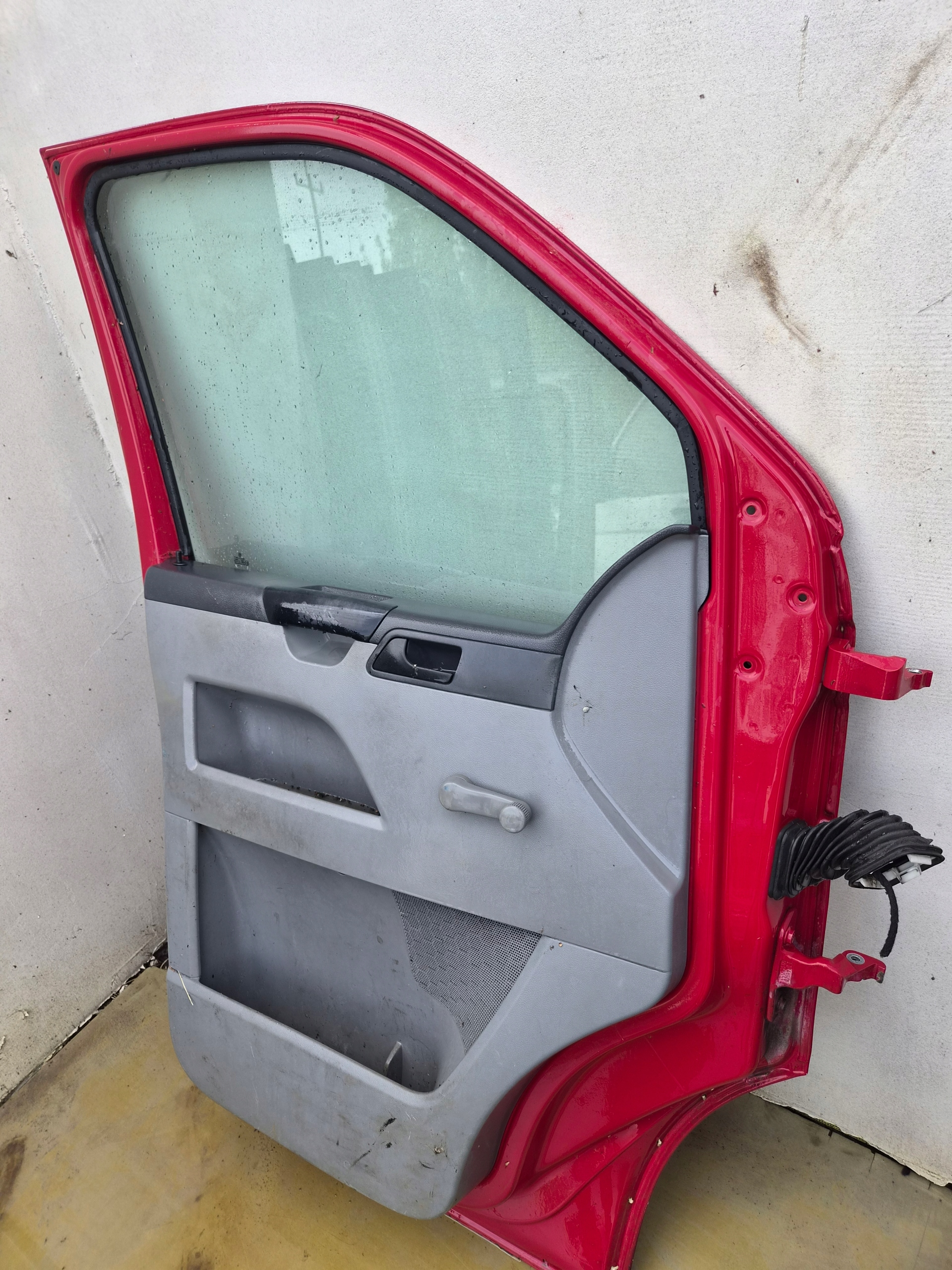 door front left VW T5 T5 LIFT front kierowca/ driver´s red