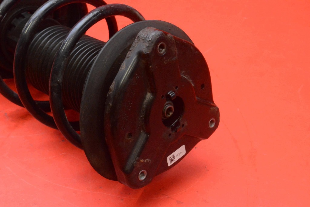 shock absorber left front A2043200413 MERCEDES C-KLASA W204 1.8 compressor; 07