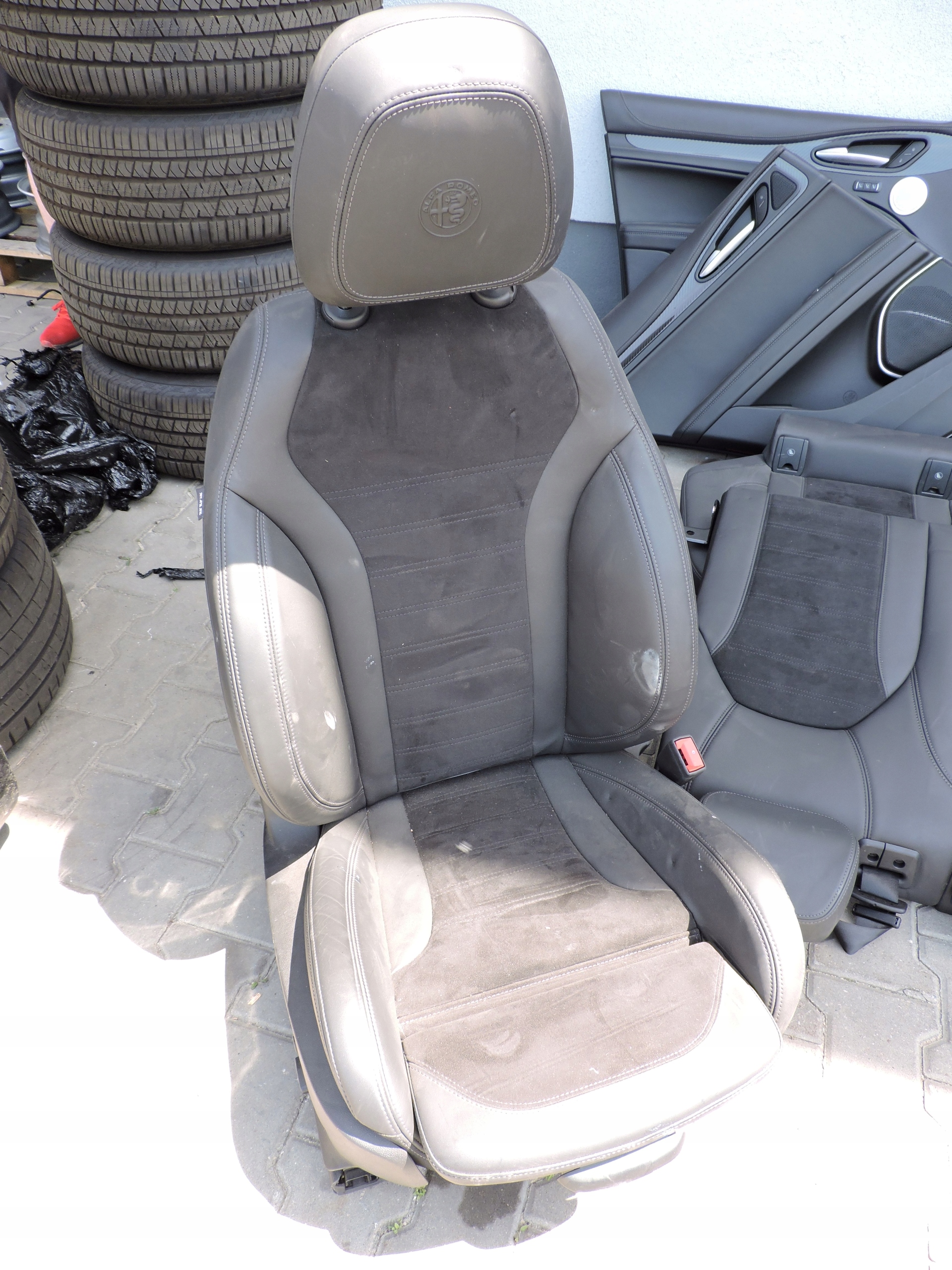 FOTELE ŚRODEK BOCZKI ALFA ROMEO STELVIO QV Producent części Alfa Romeo OE