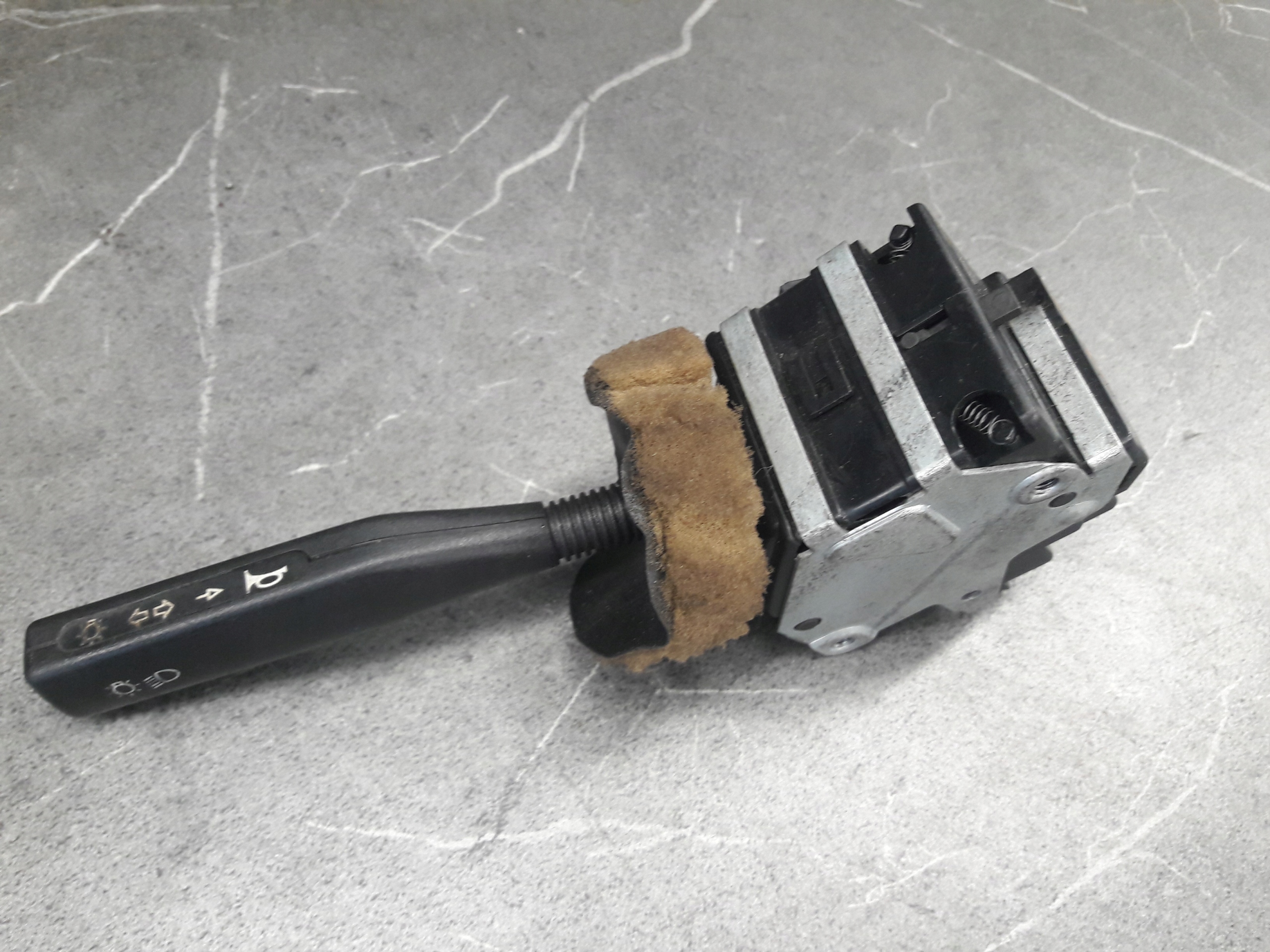 9753038580 przelacznik kierunkowskazow citroen ax