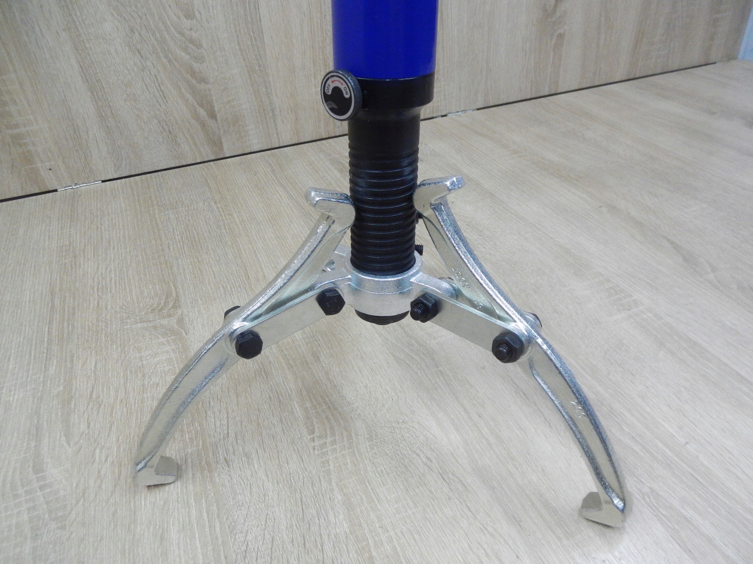 Sciagacz hydrauliczny do lozysk Kol pasowych 5T Producent code T836