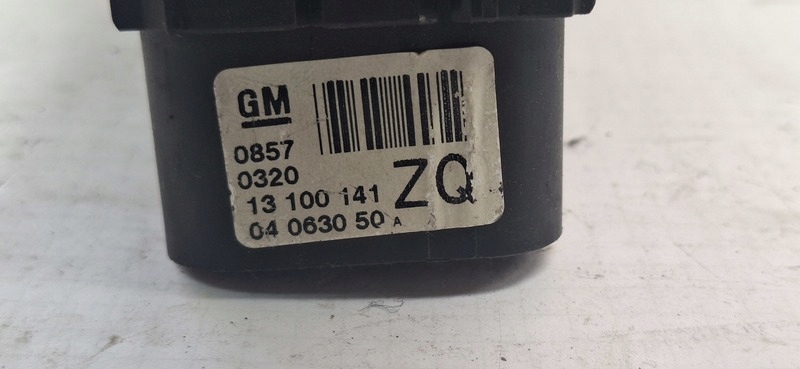 switch switch of the lights OPEL ASTRA H 13100141ZQ