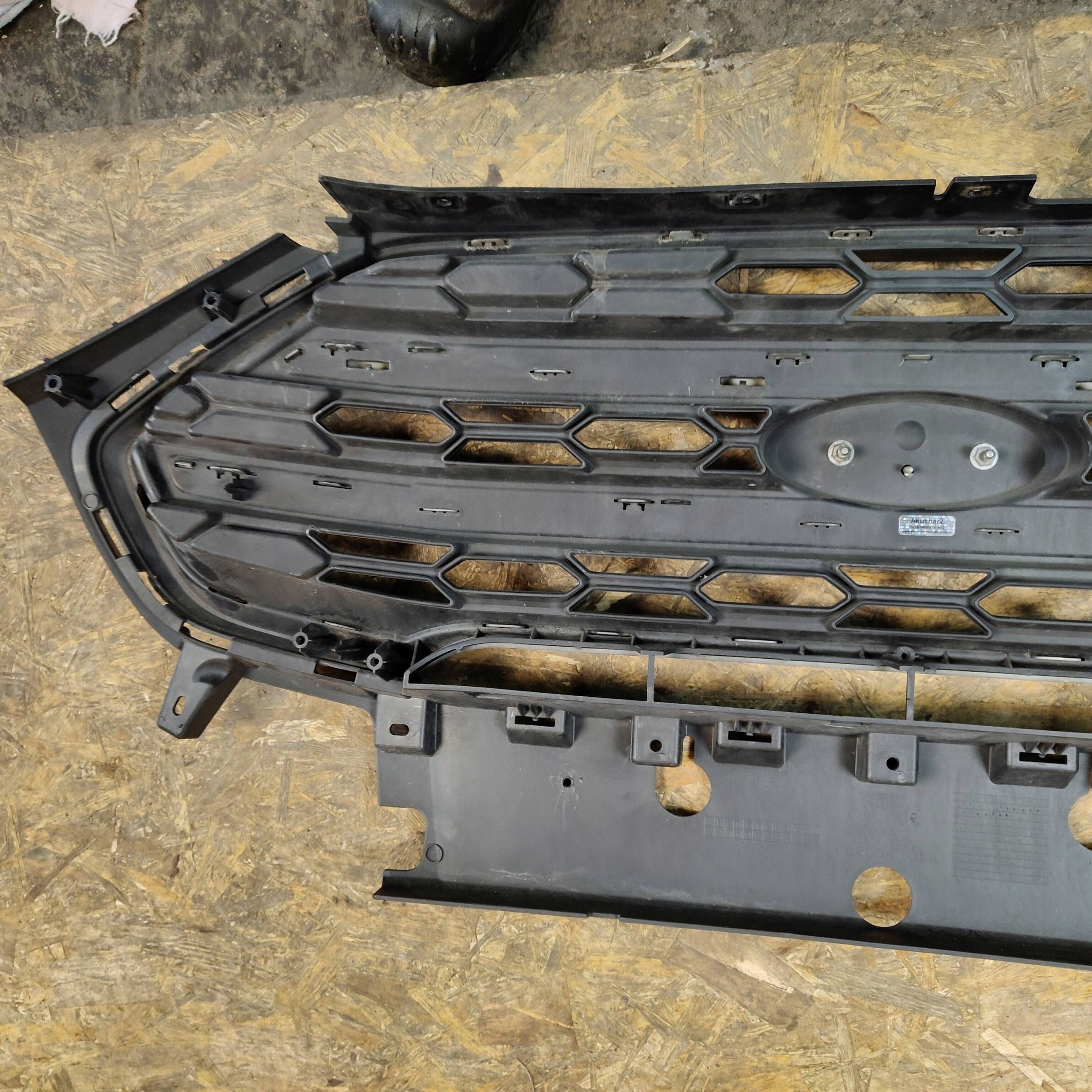 grille radiator (grill) Ford Ecosport GN1517B968