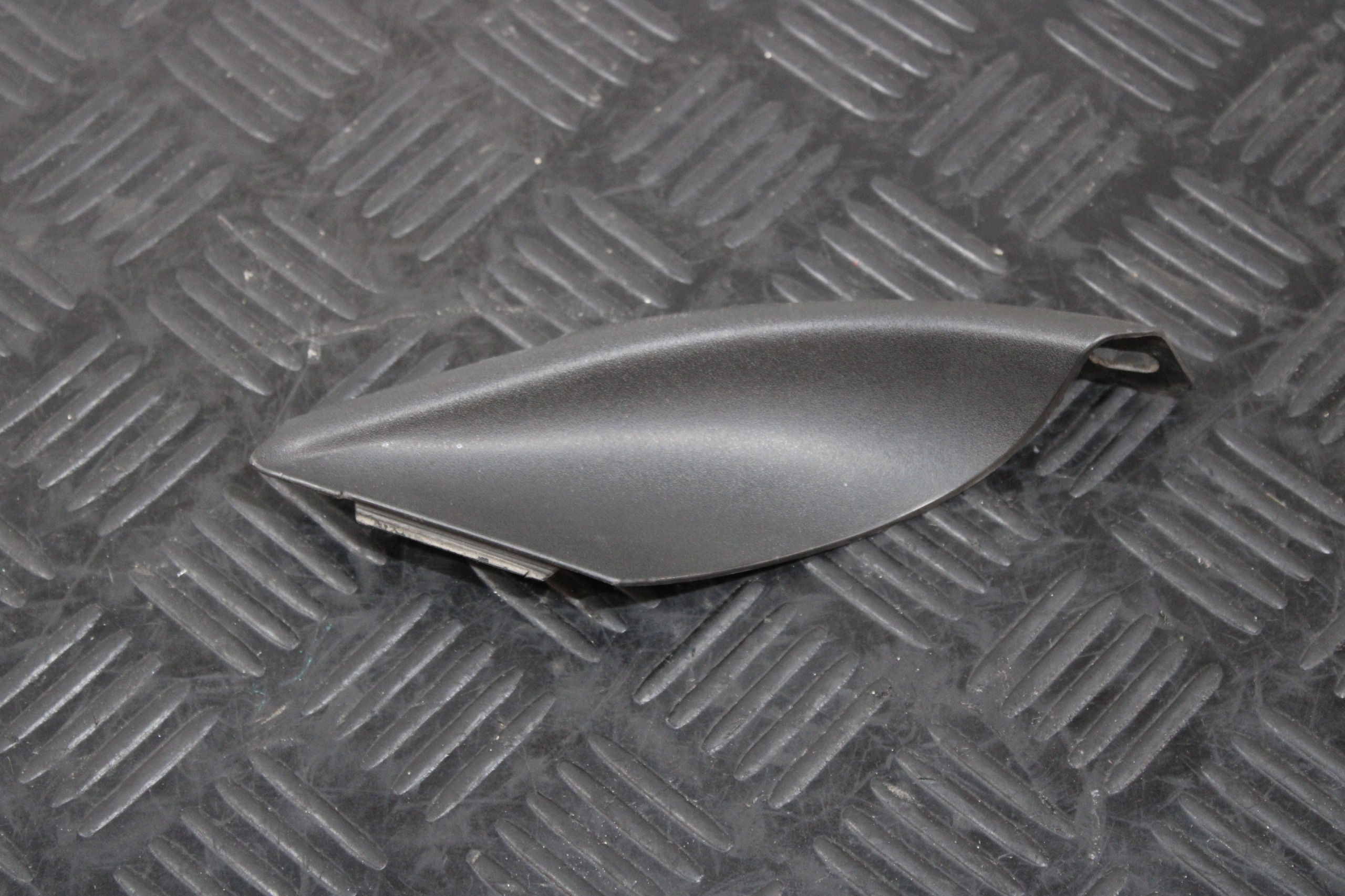 spoiler under the window left 735622885 FIAT 500X 500 X CROSS