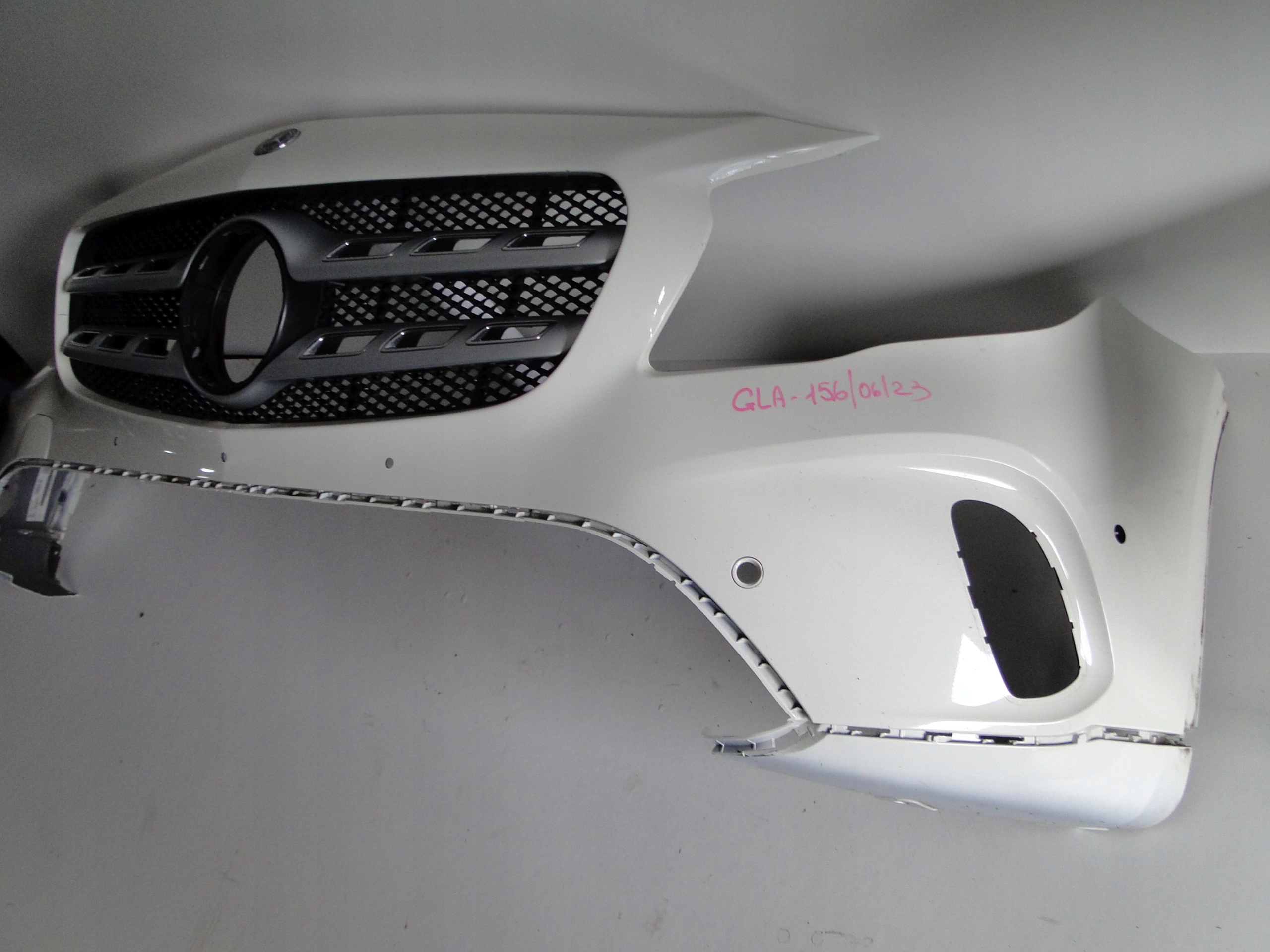 MERCEDES GLA X156 156 GRILL ATRAPA BEZ KAMERY Wersja Europejska