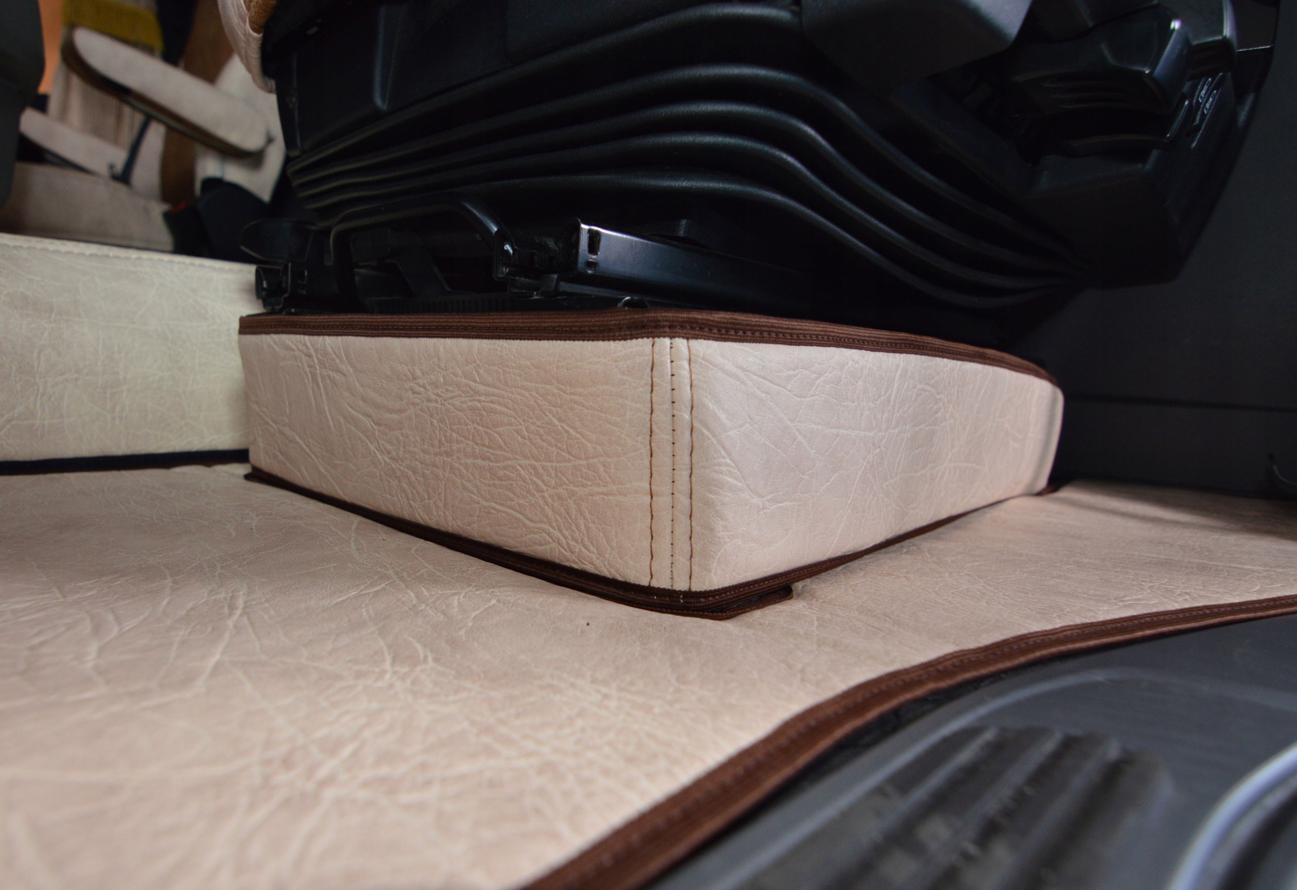 Podstavce Prestige Line pro Scania R 2013 2017 Tir