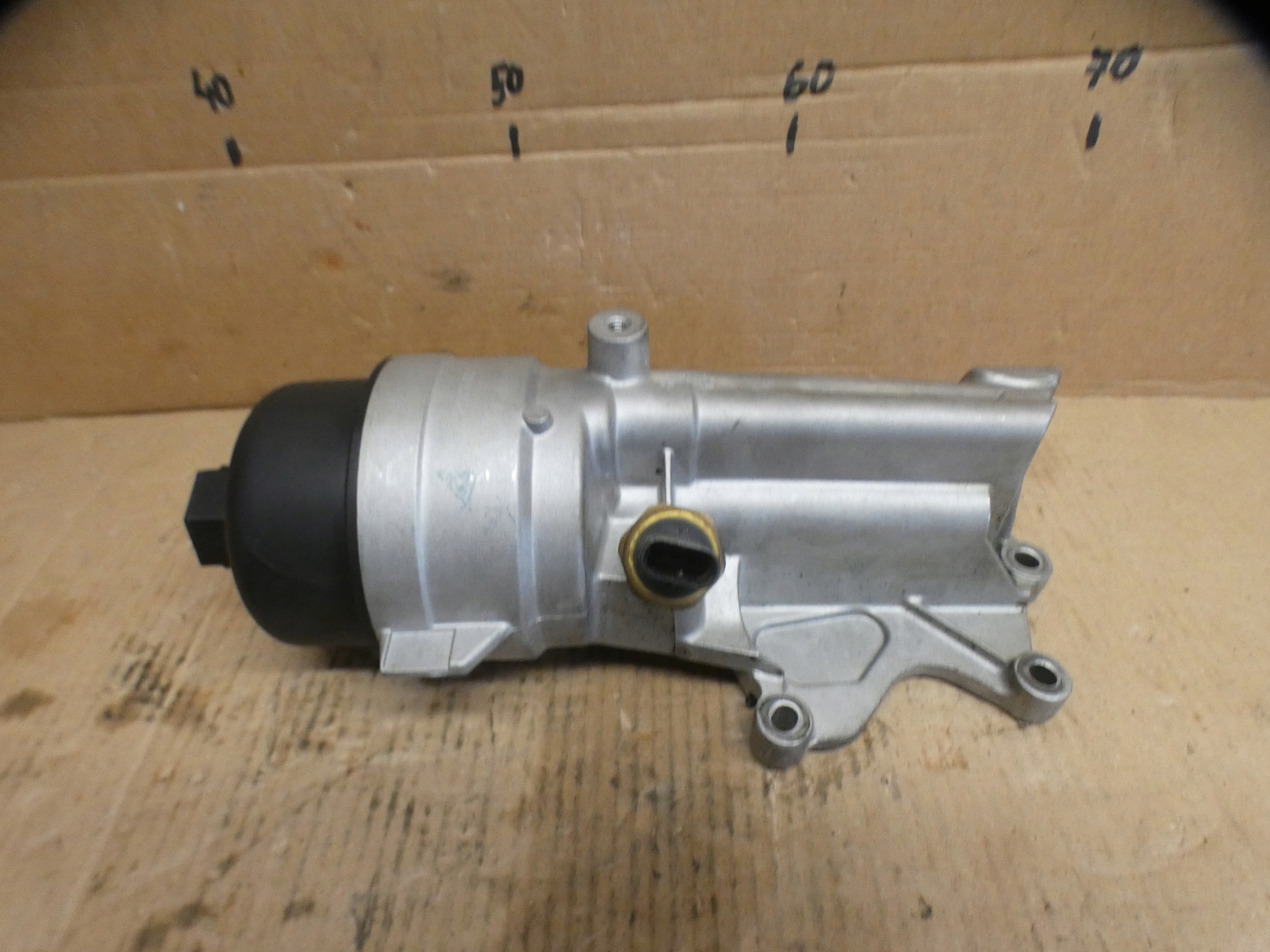 Gehäuse Ölfiltergehäuse 1.6 VTI 5F01 C4 II V758311180