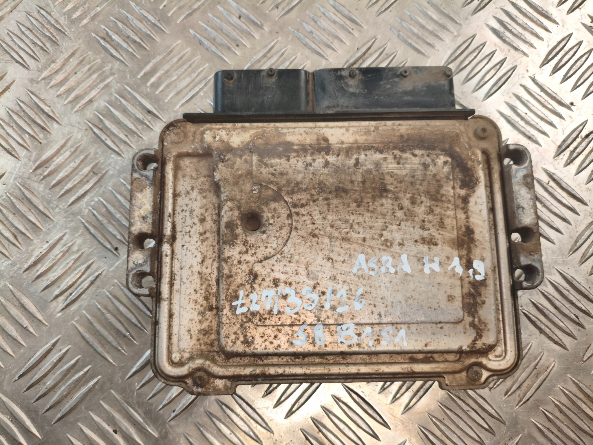 control unit of the engine OPEL ASTRA H 1.9D 0281011668
