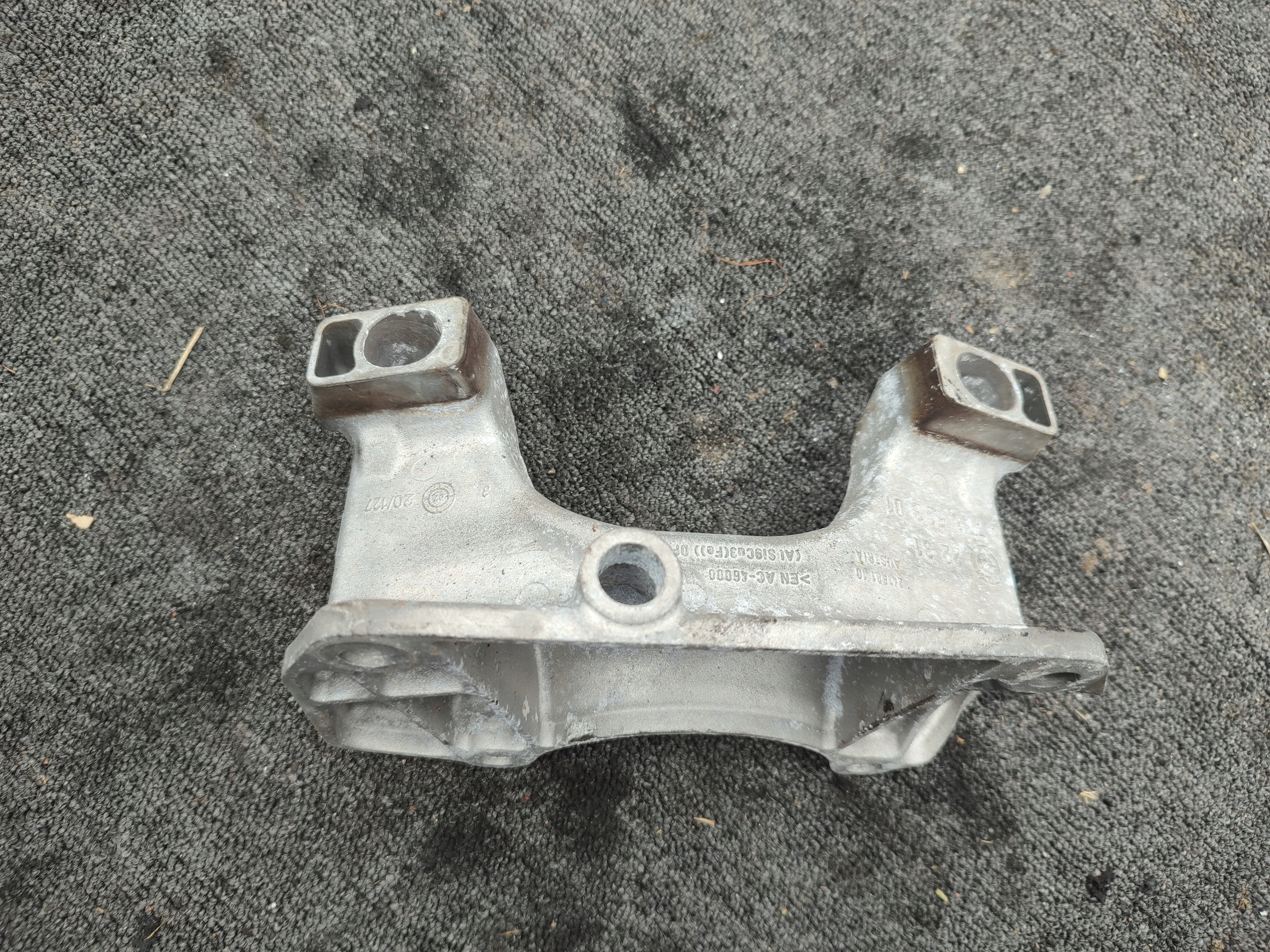 Stütze Halter Getriebe getriebe BMW E60 E61 E63 E64 6776523